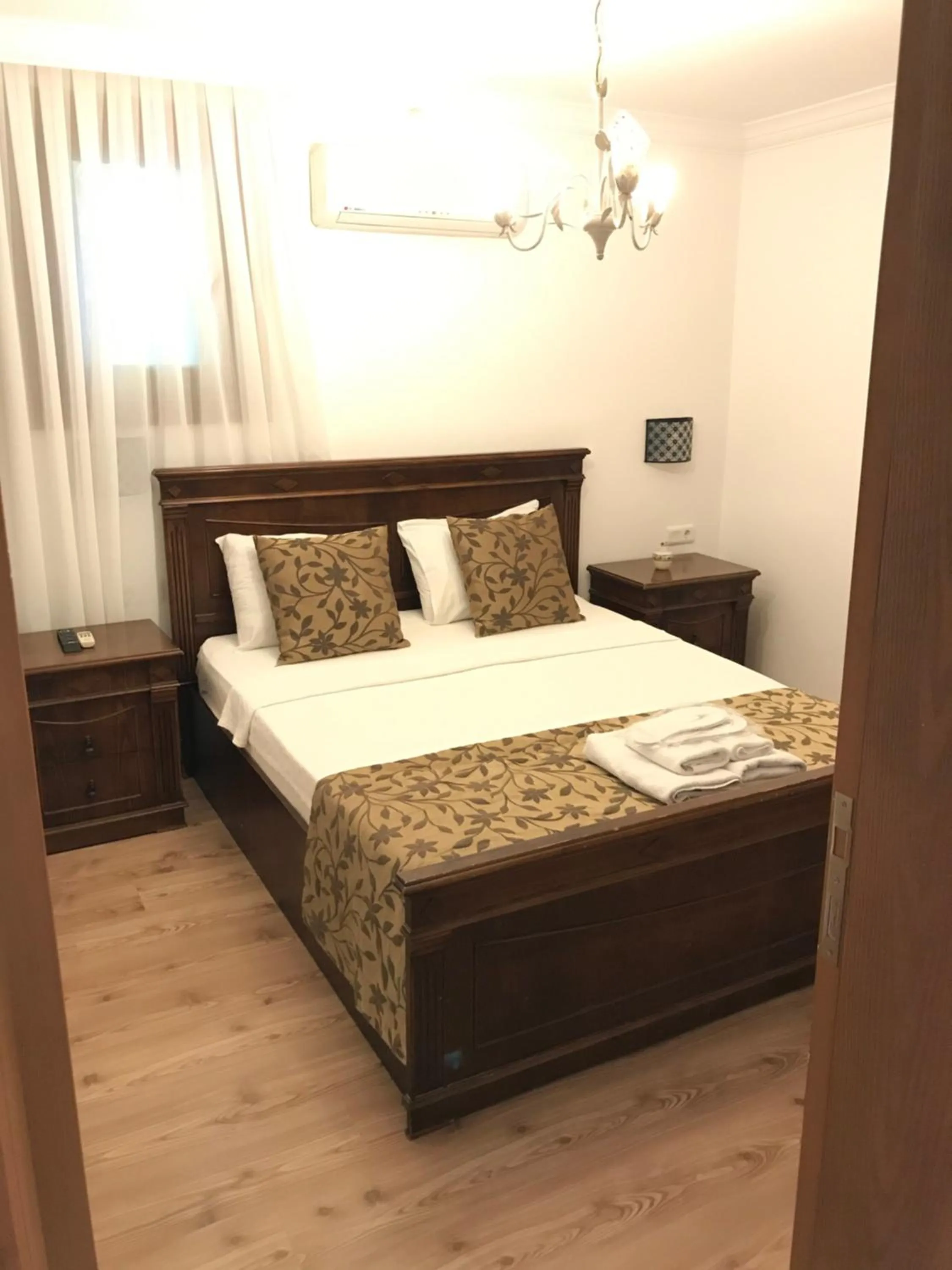 Bedroom, Bed in Foca Antik Otel