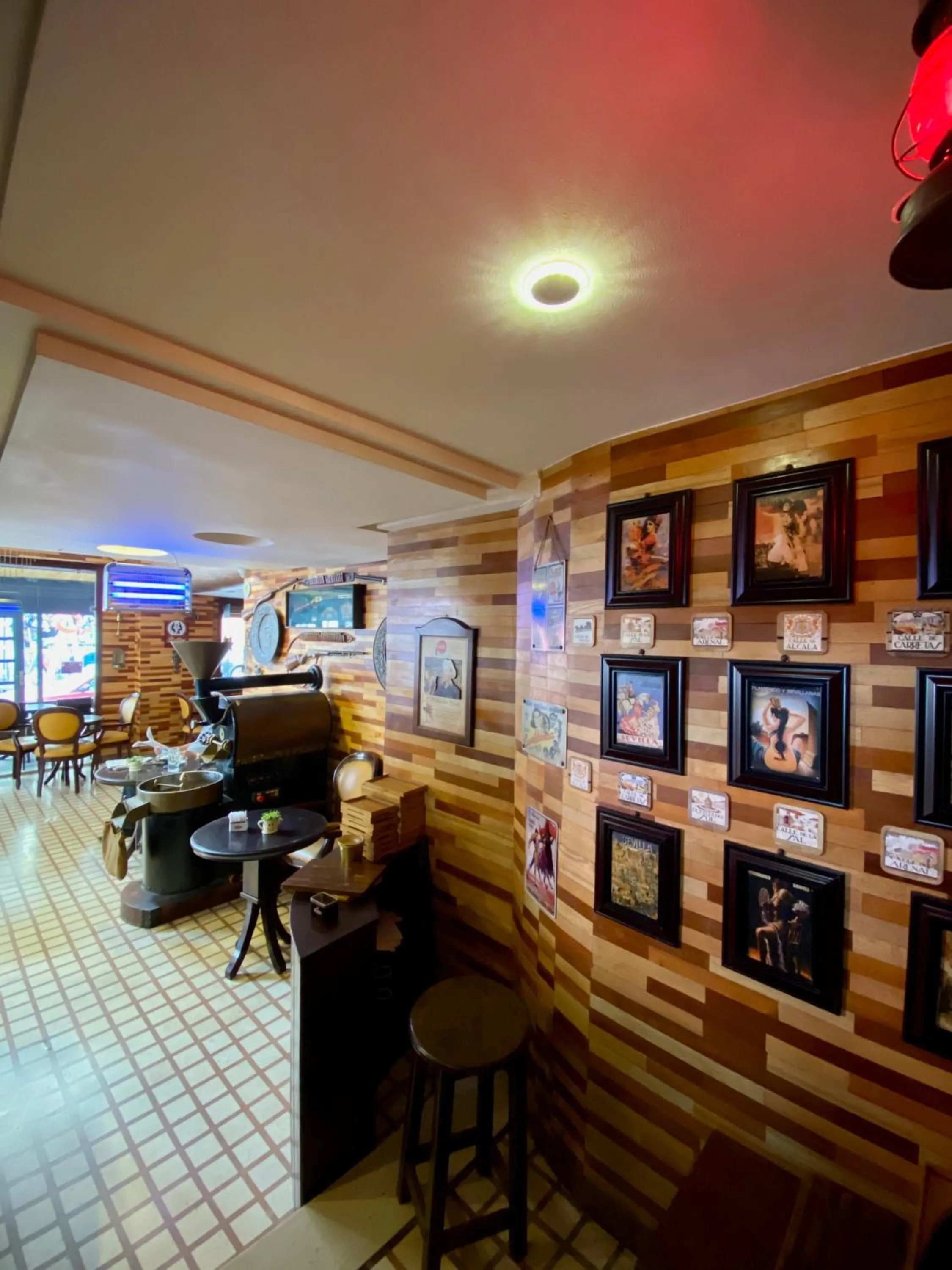 Restaurant/places to eat in Appart Hôtel Oleandro