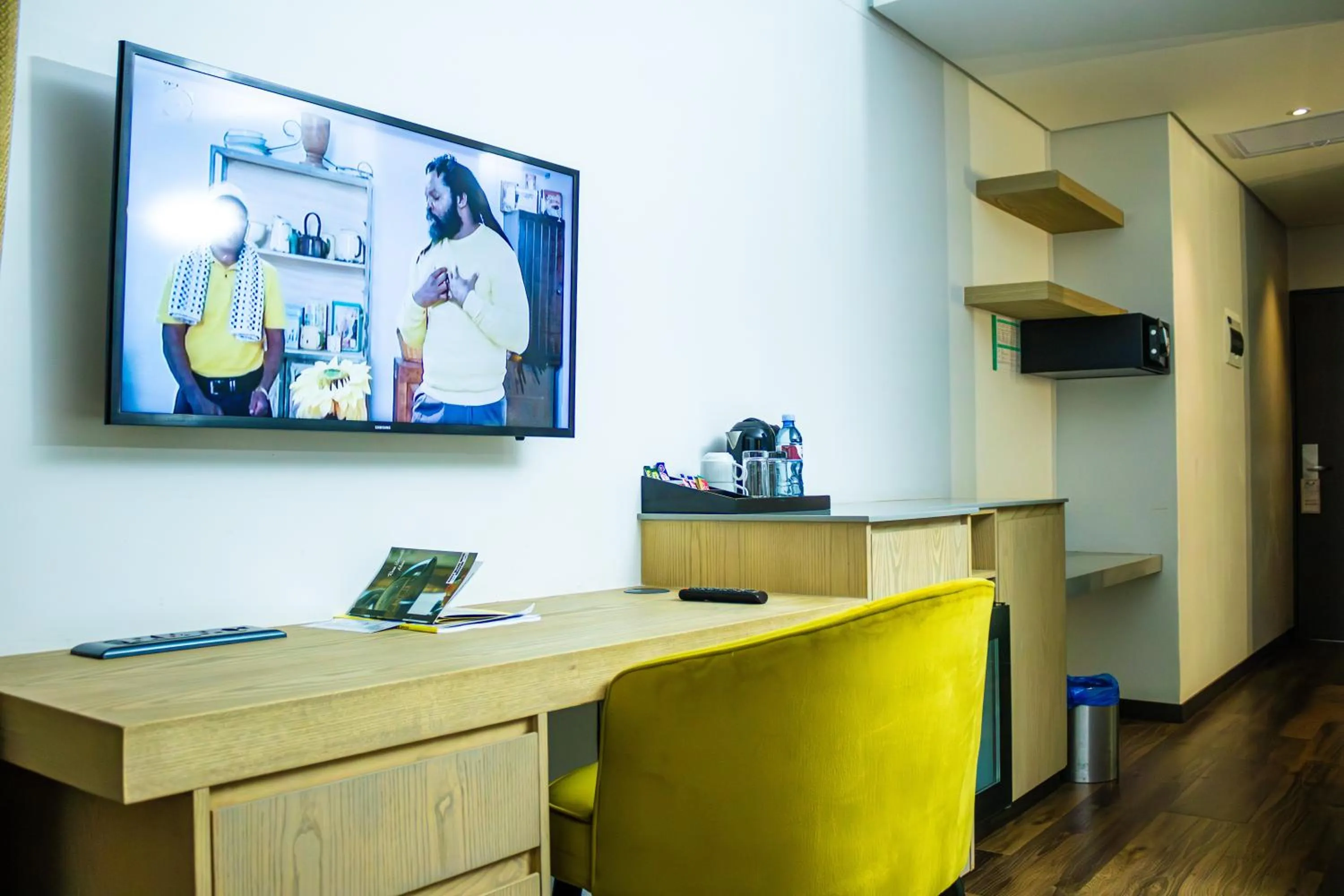 Communal lounge/ TV room in Happy Valley Hotel and Casino