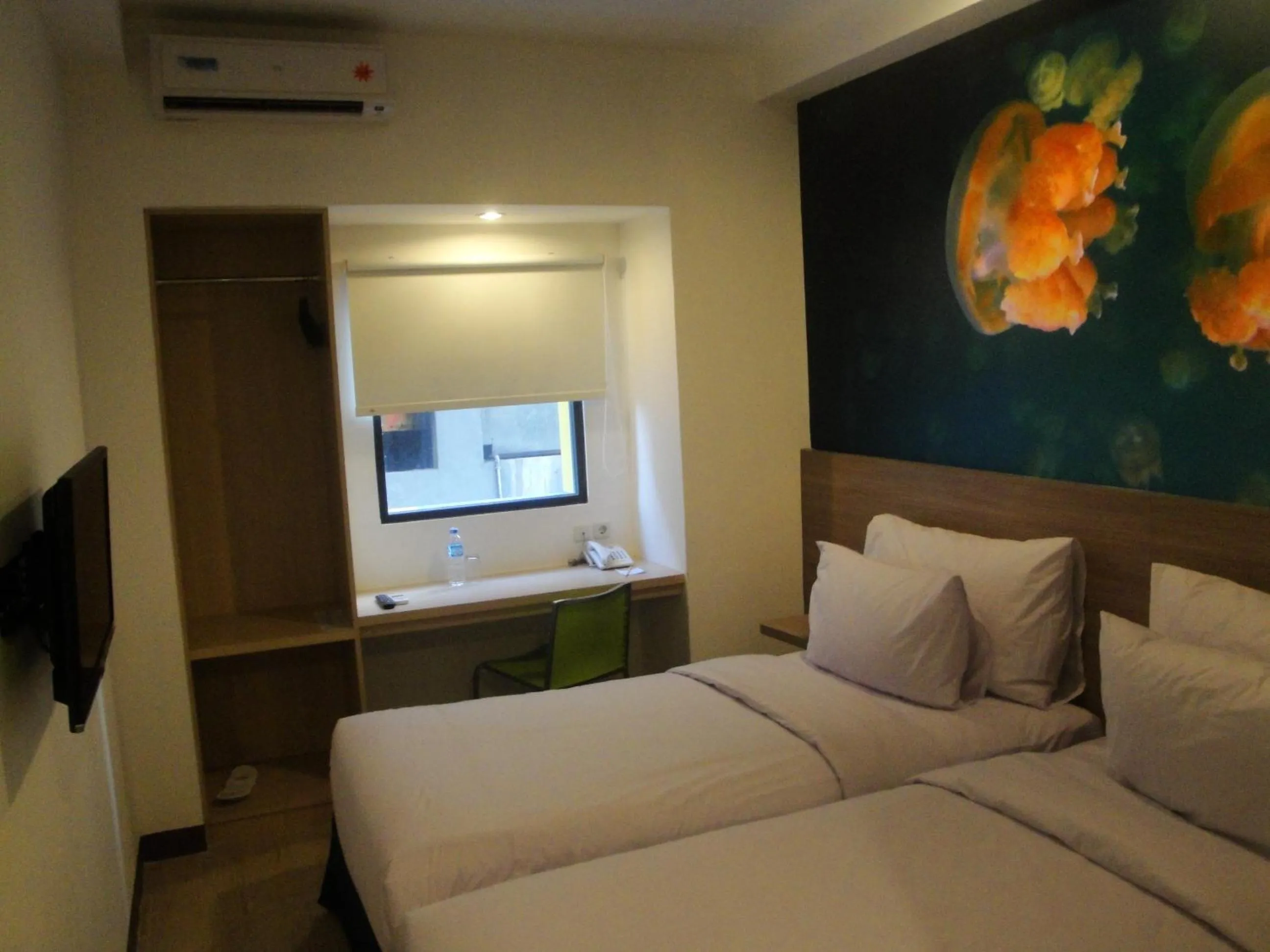 Bed in Top Hotel Manado by Gran Puri