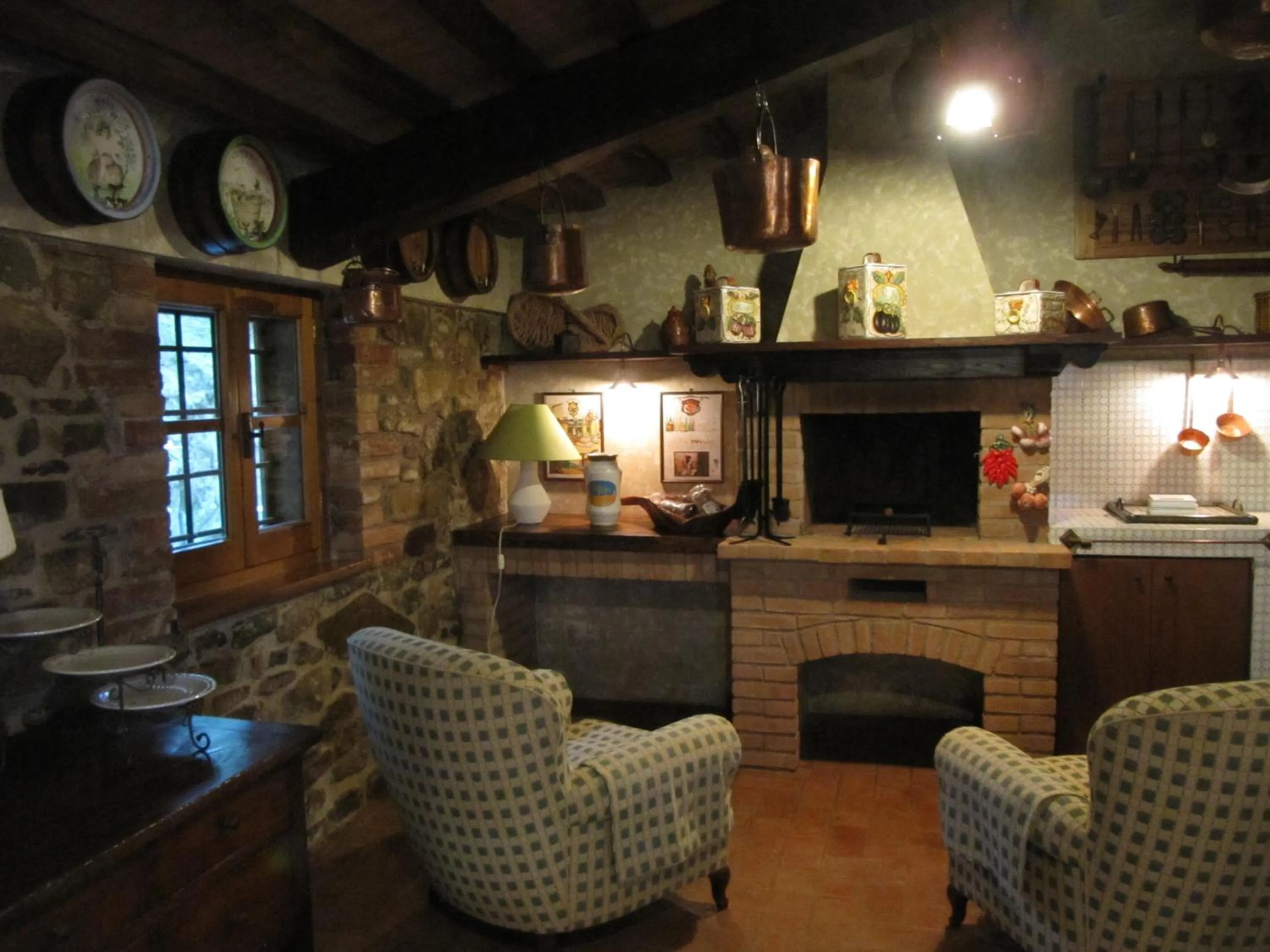 Communal lounge/ TV room in Piccolo Relais Galletto di Marzo Spa e relax solo per due