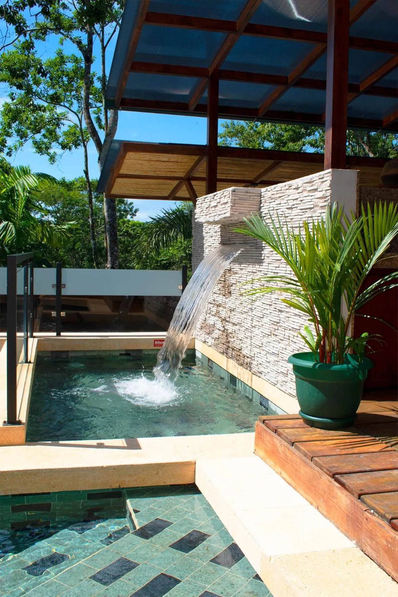 Pool view in Palo Alto Glamping Hotel