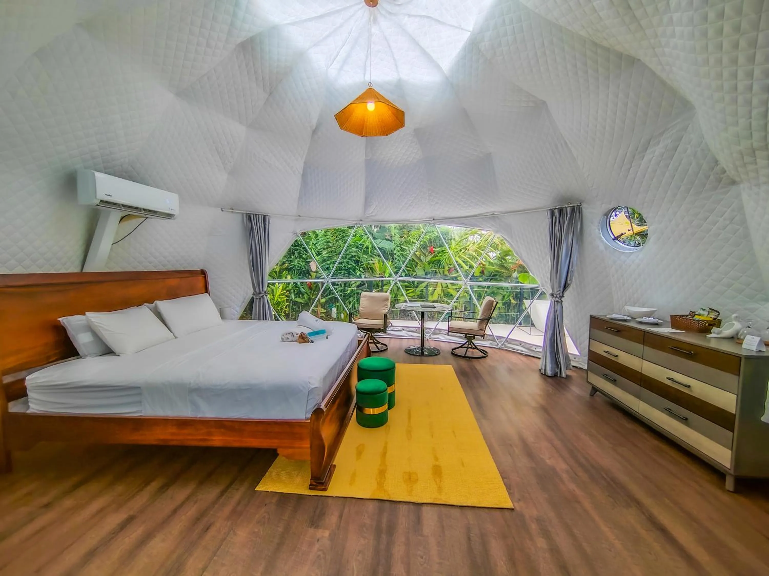 Photo of the whole room in Palo Alto Glamping Hotel