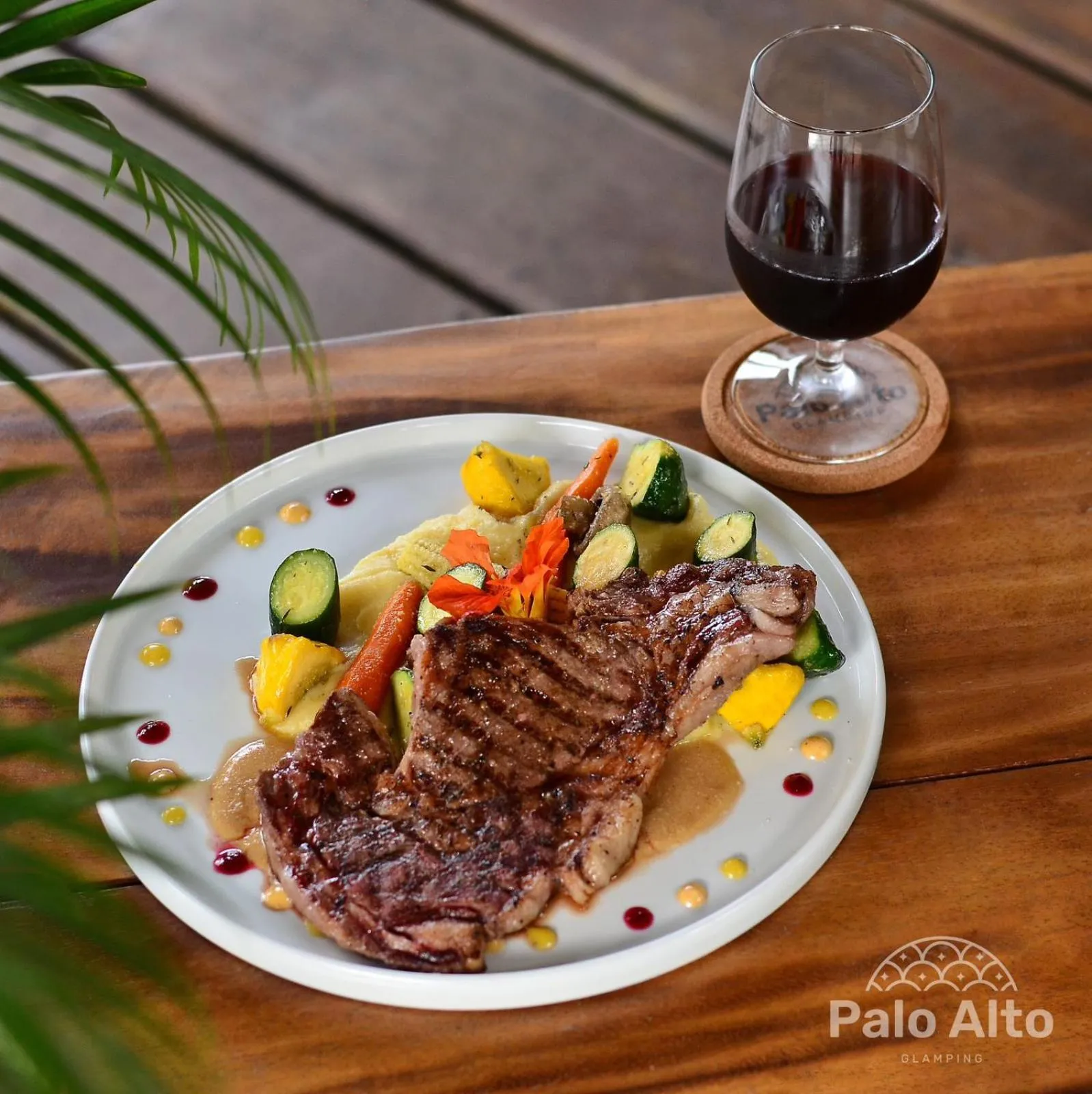 Restaurant/places to eat in Palo Alto Glamping Hotel