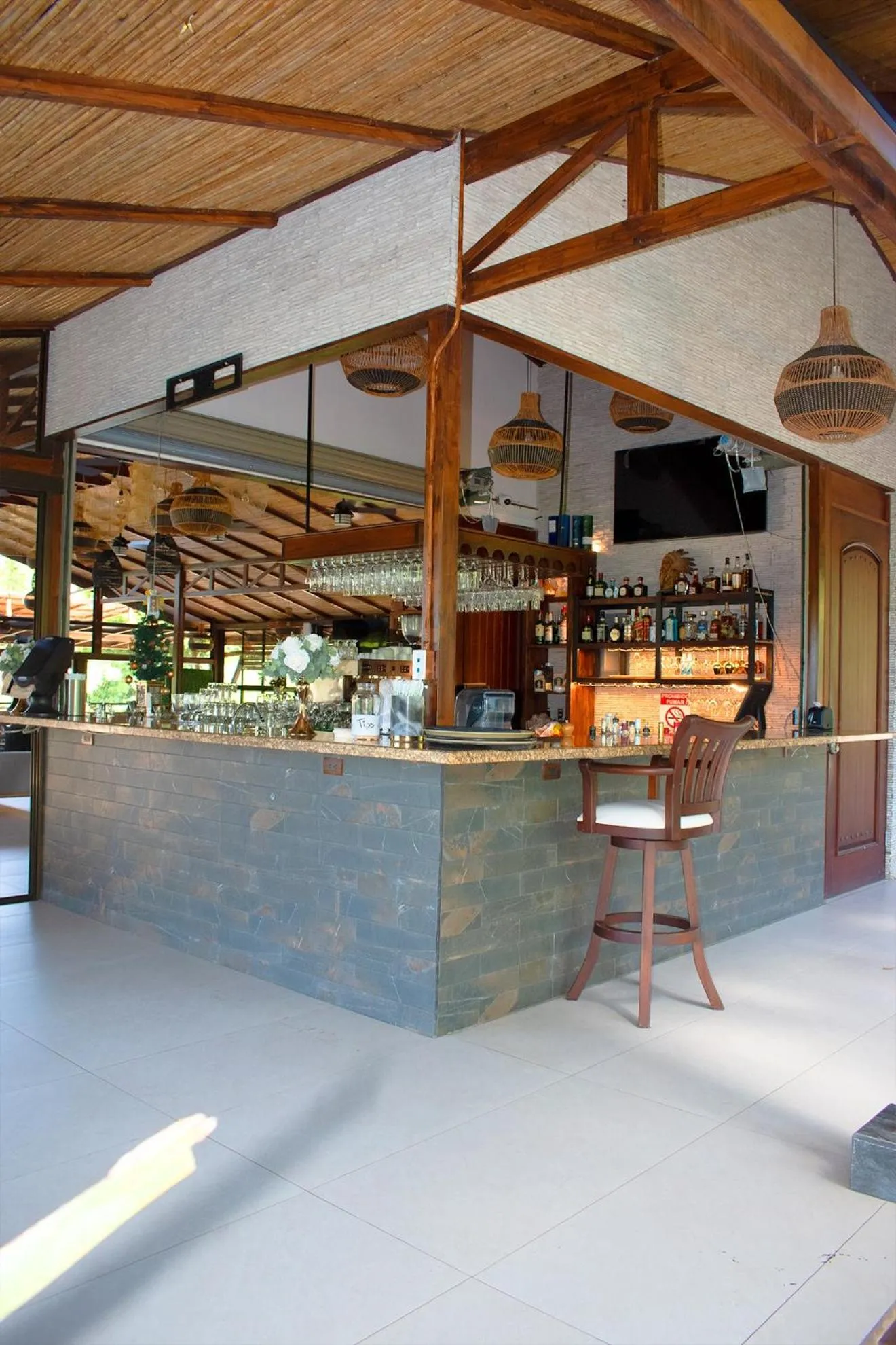 Food and drinks in Palo Alto Glamping Hotel