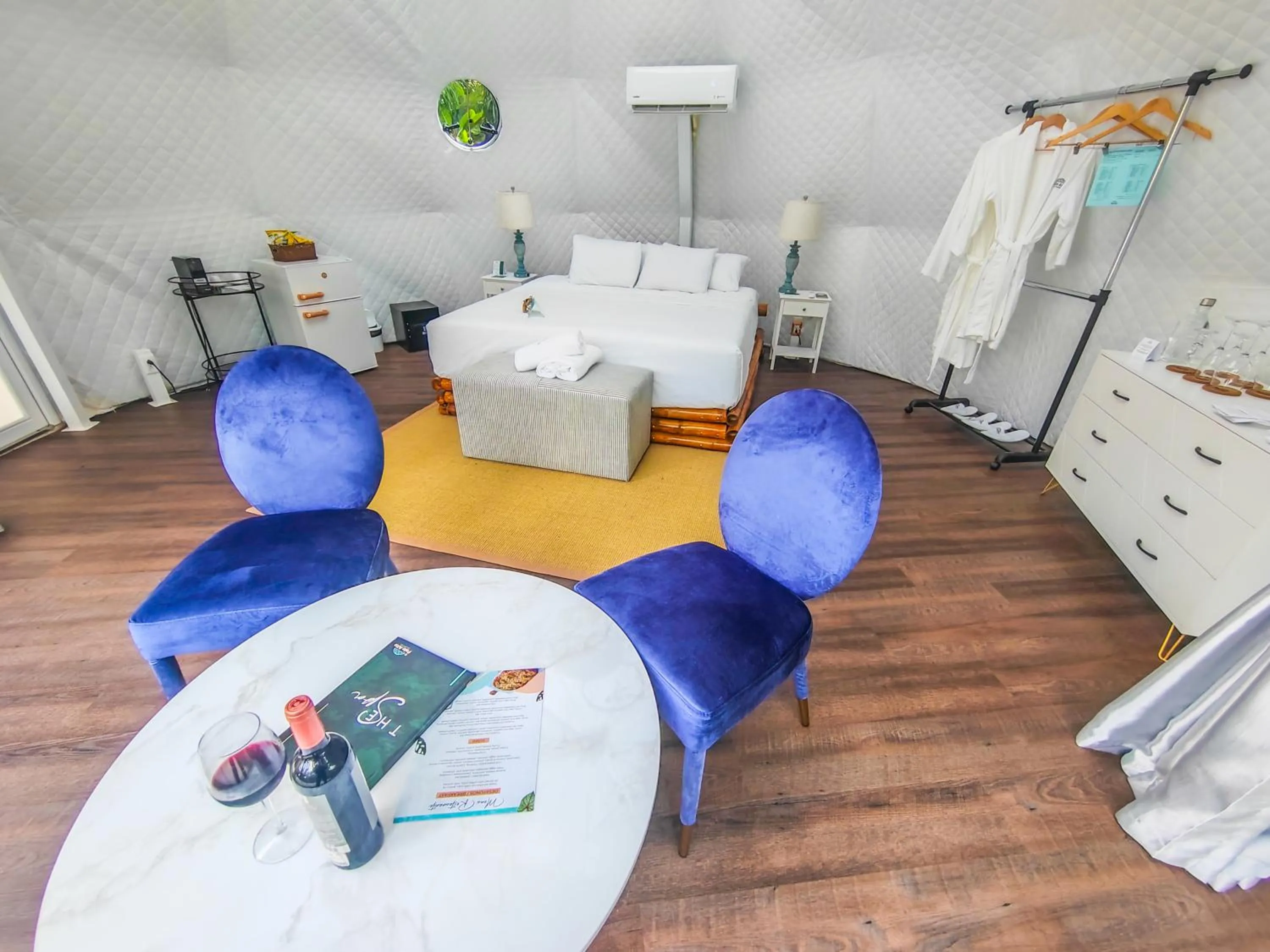 Photo of the whole room in Palo Alto Glamping Hotel