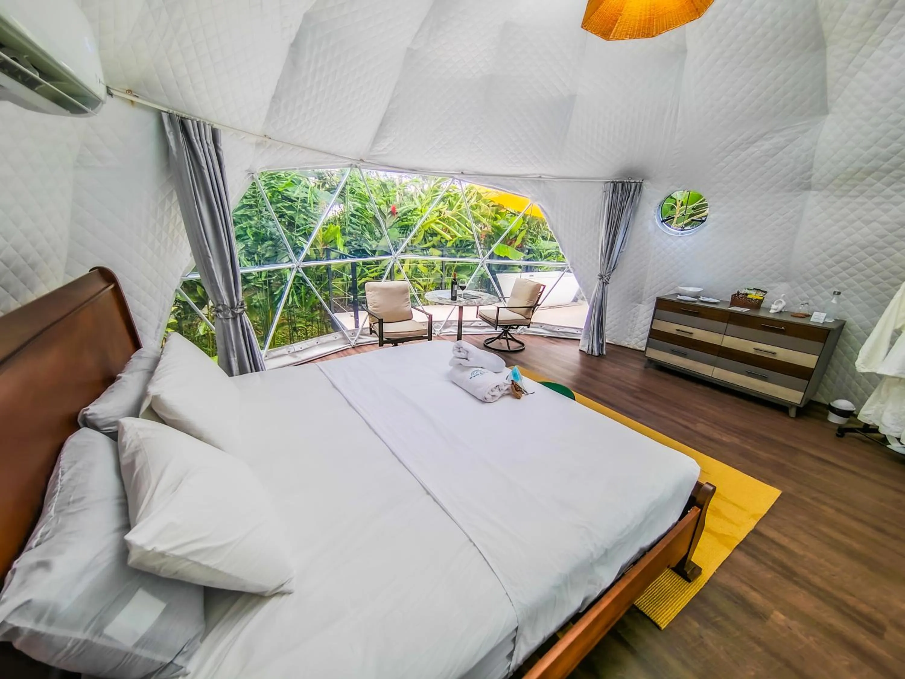 Photo of the whole room in Palo Alto Glamping Hotel