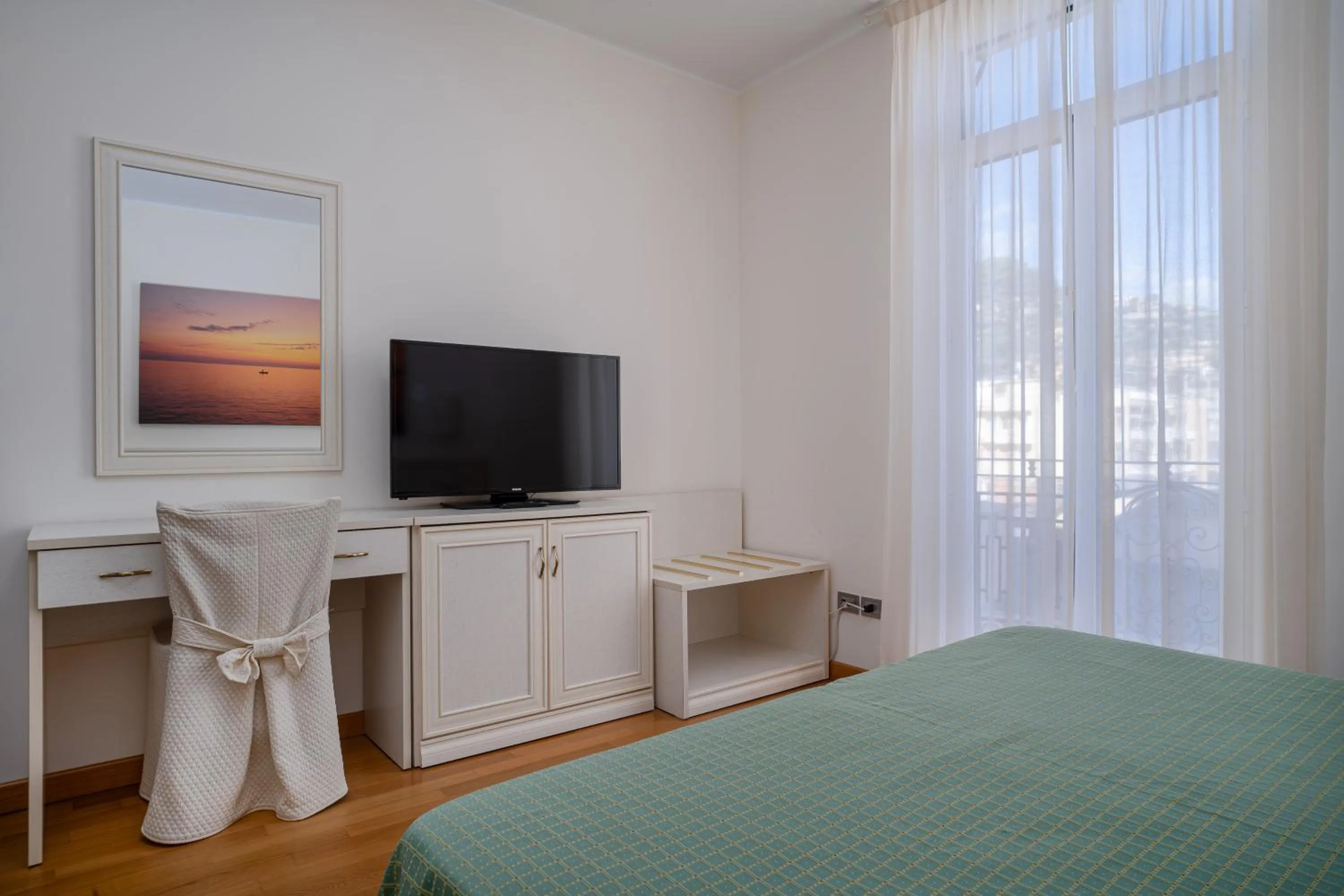 Bedroom, Bed in Lido Resort