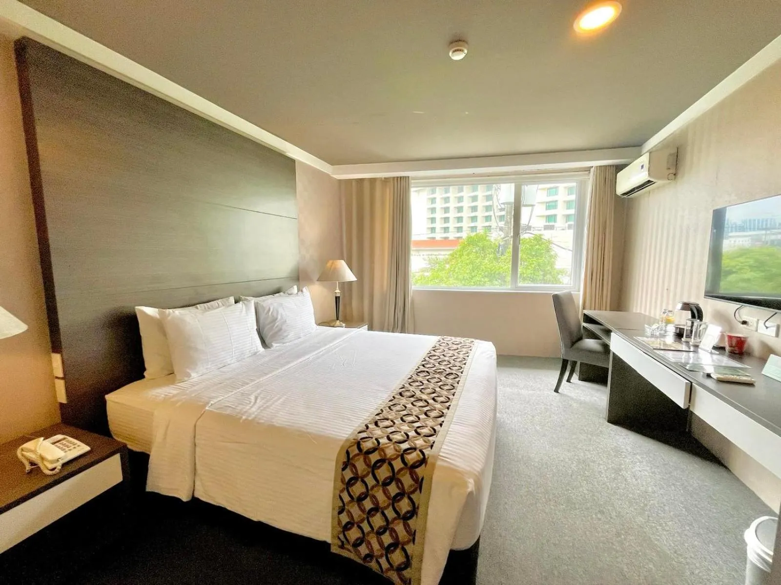 Bed in 88 Courtyard Hotel