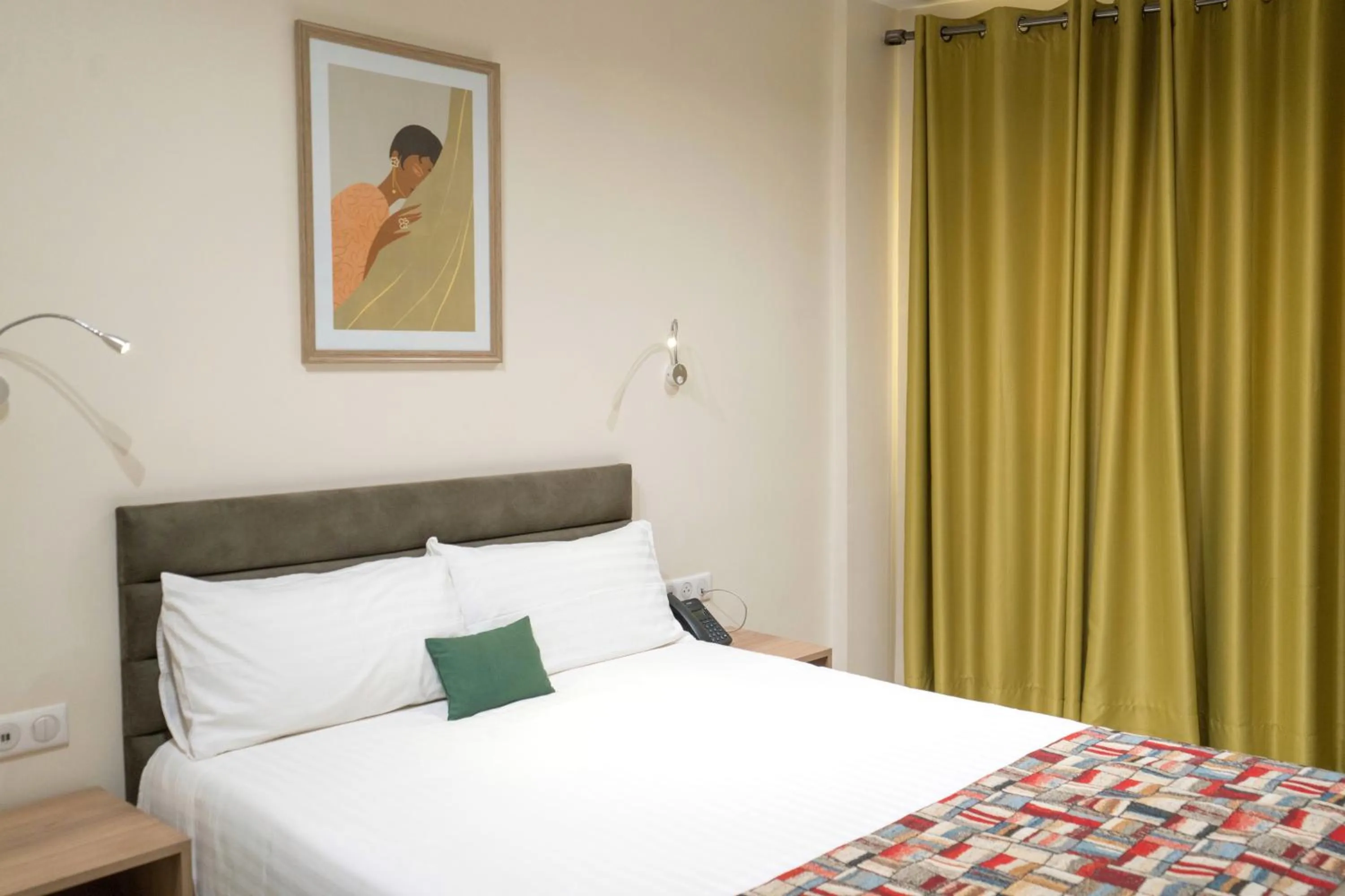 Bedroom, Bed in Hôtel AL AFIFA