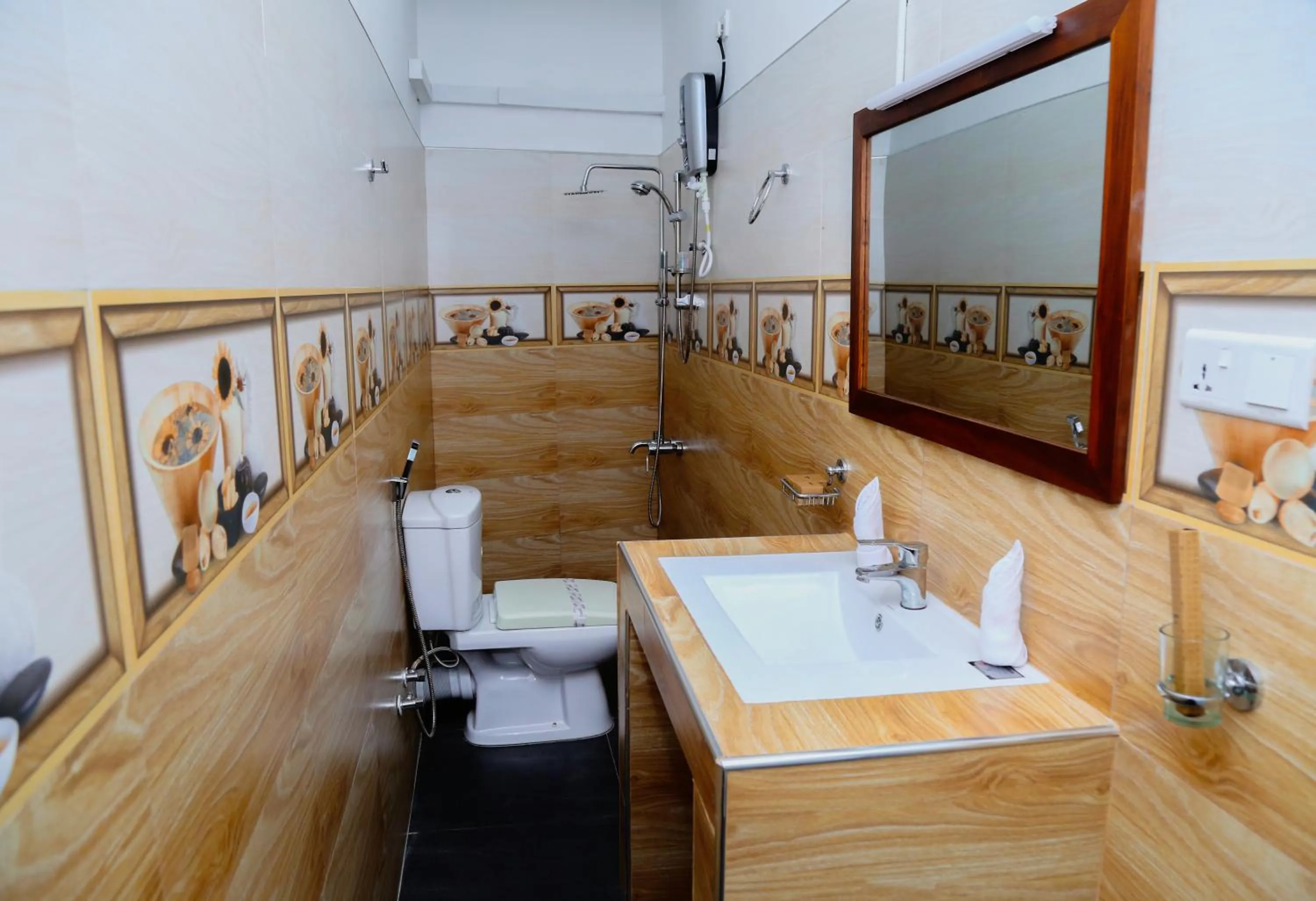 Shower in Hotel Sara