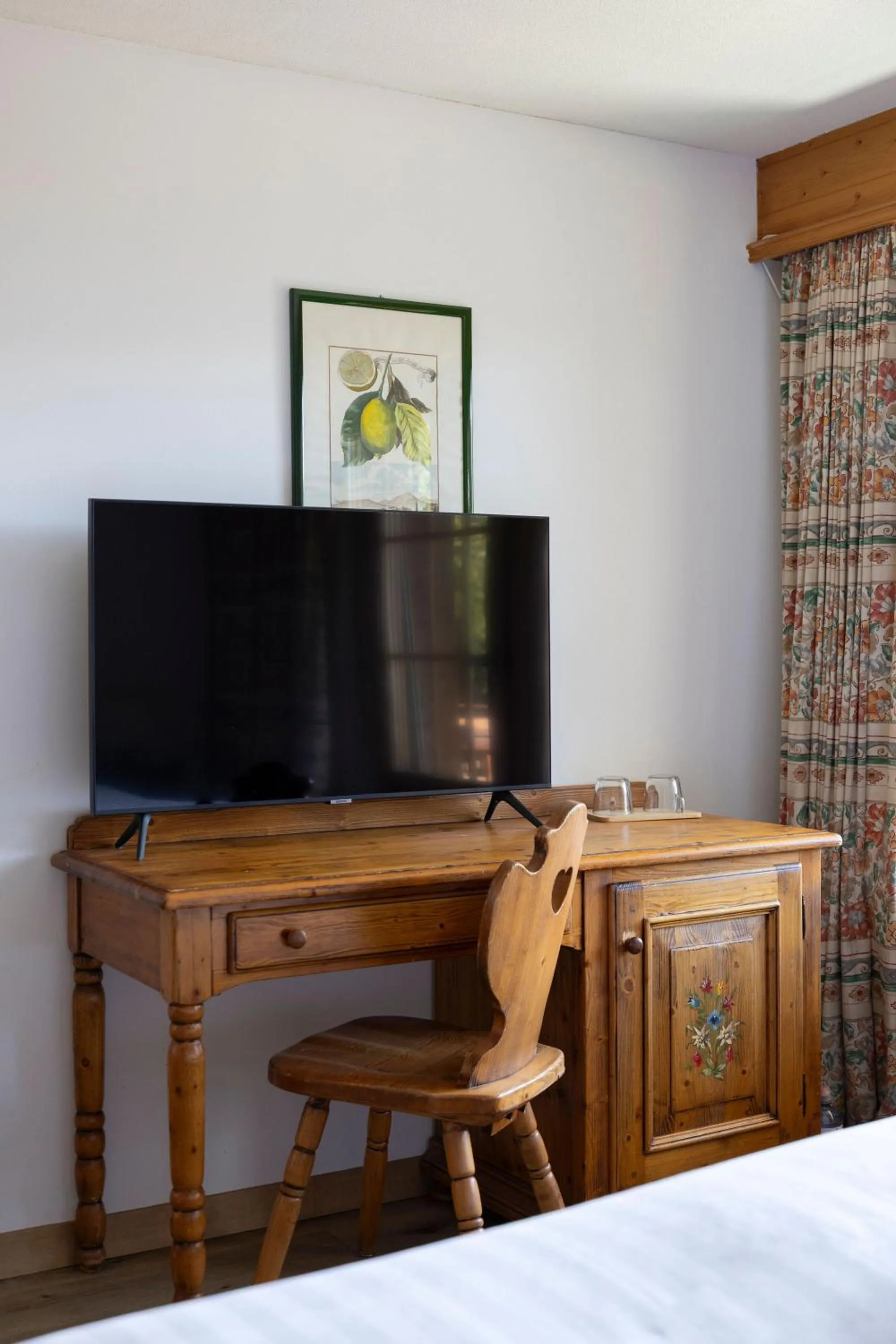 TV and multimedia, Bed in Hotel Montpelier