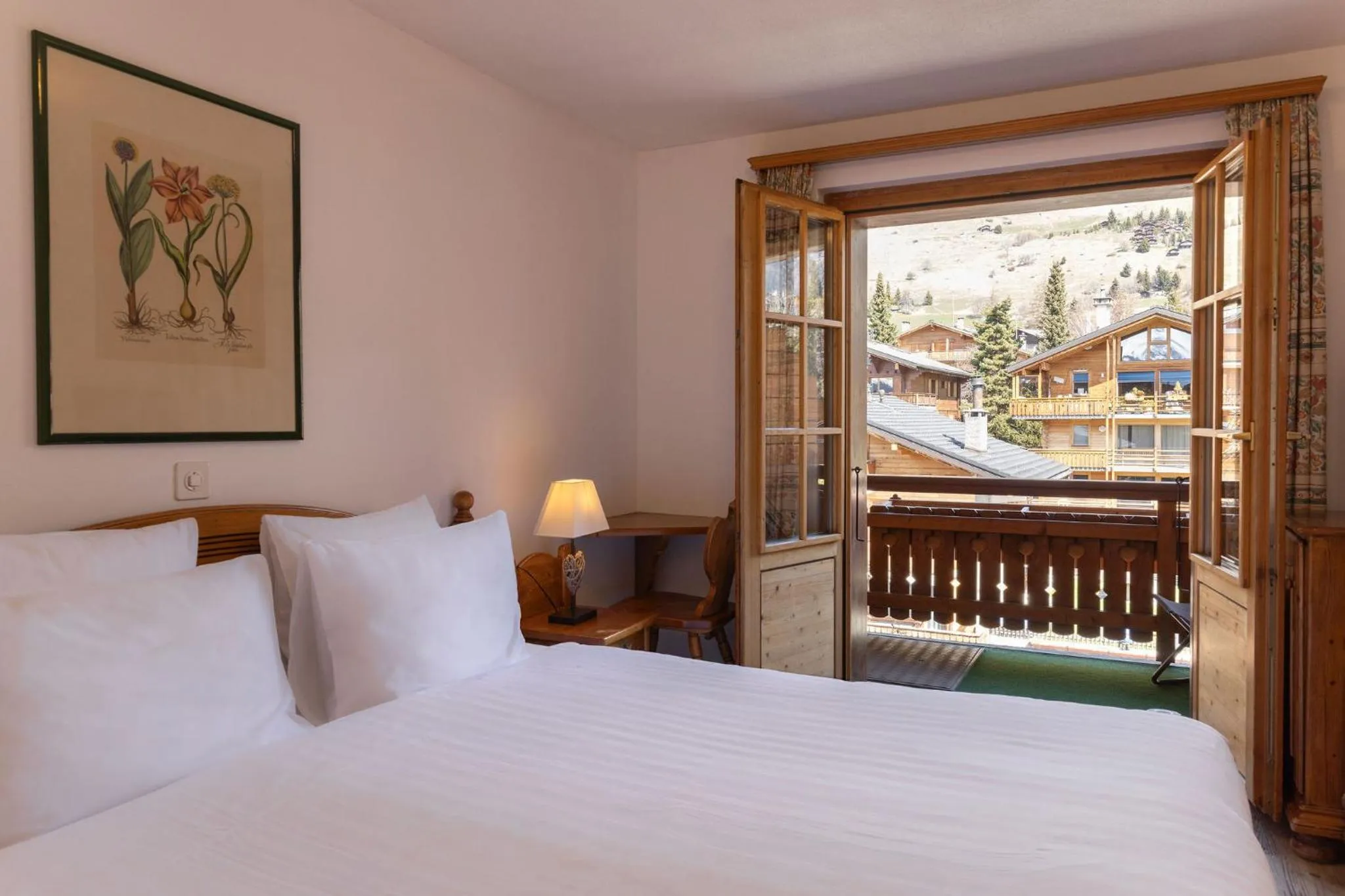 View (from property/room), Bed in Hotel Montpelier