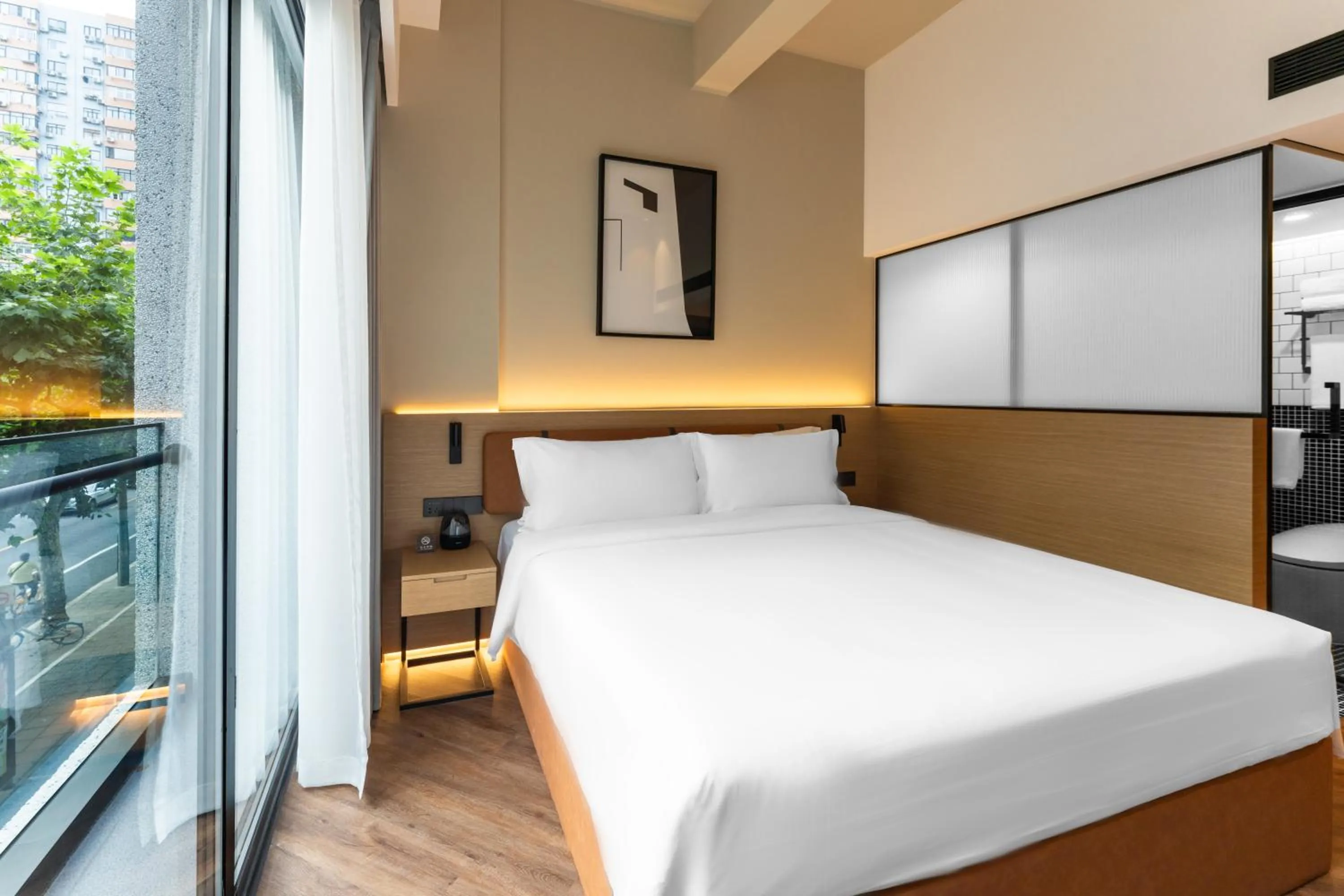 Bed in Mia Hotel - Shanghai Xuhui Jiaotong University