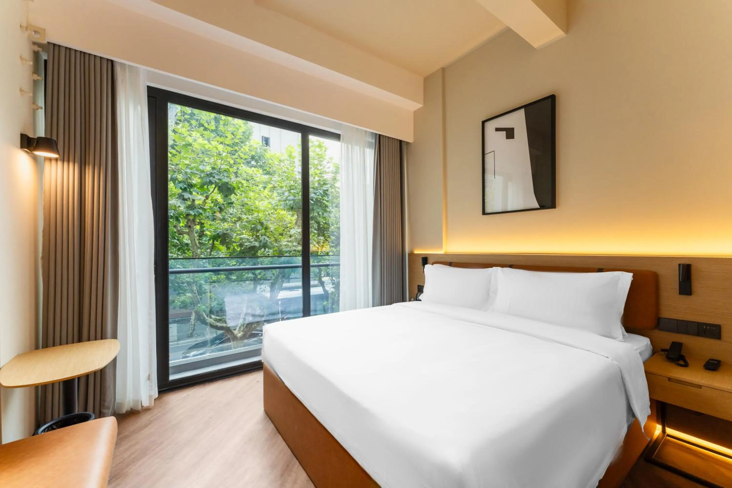 Bed in Mia Hotel - Shanghai Xuhui Jiaotong University