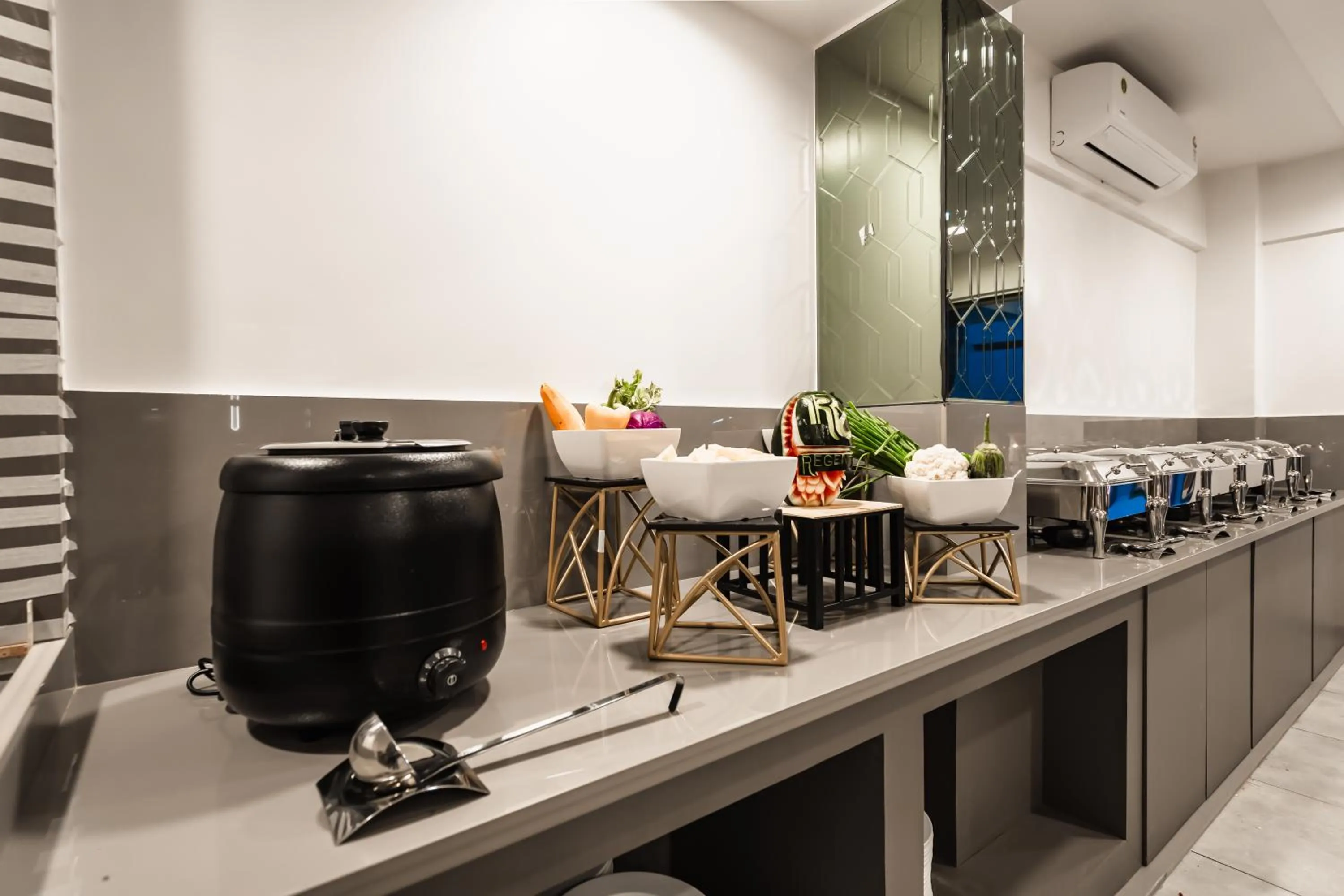 Restaurant/places to eat in Regenta Place Igatpuri