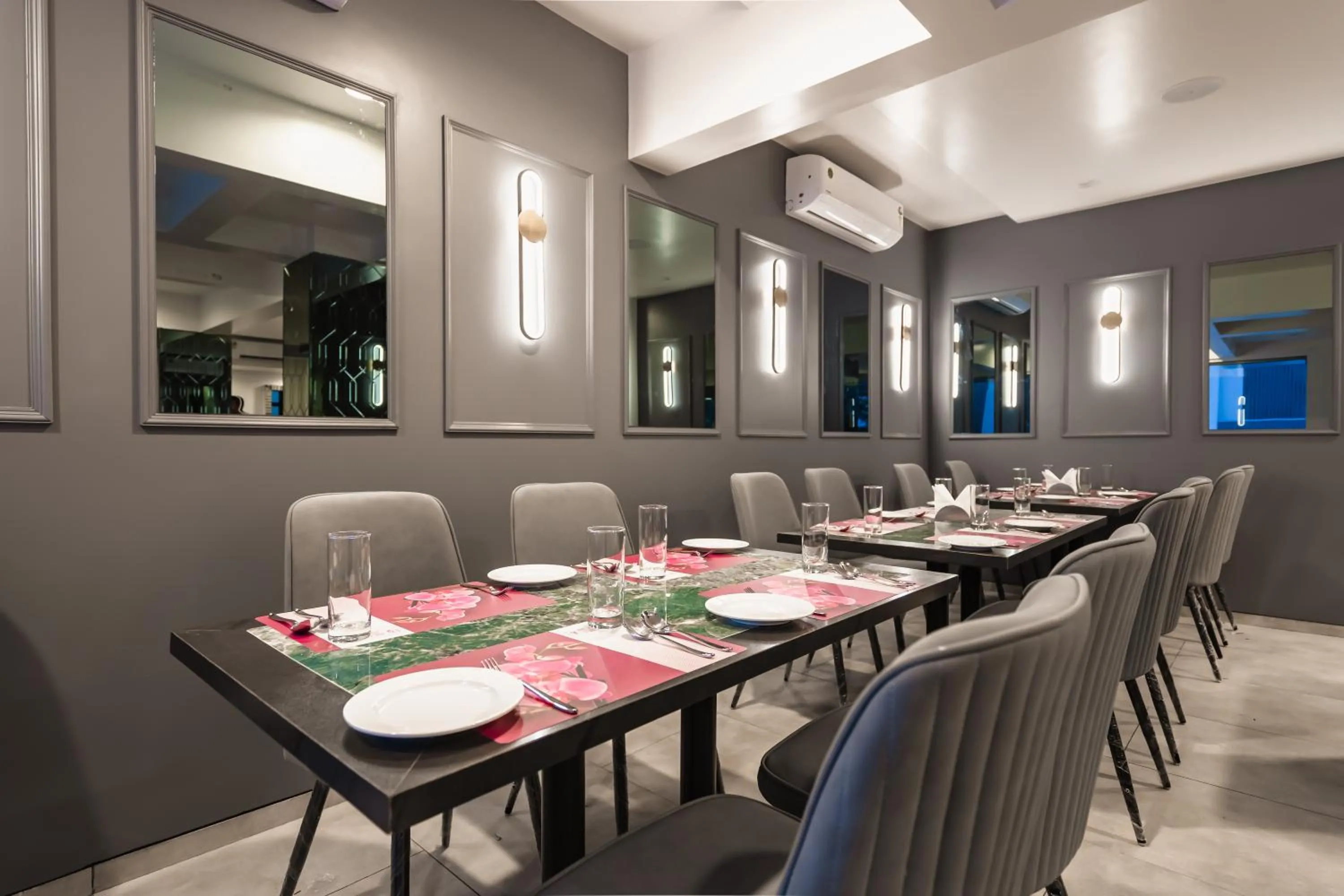 Dining area in Regenta Place Igatpuri