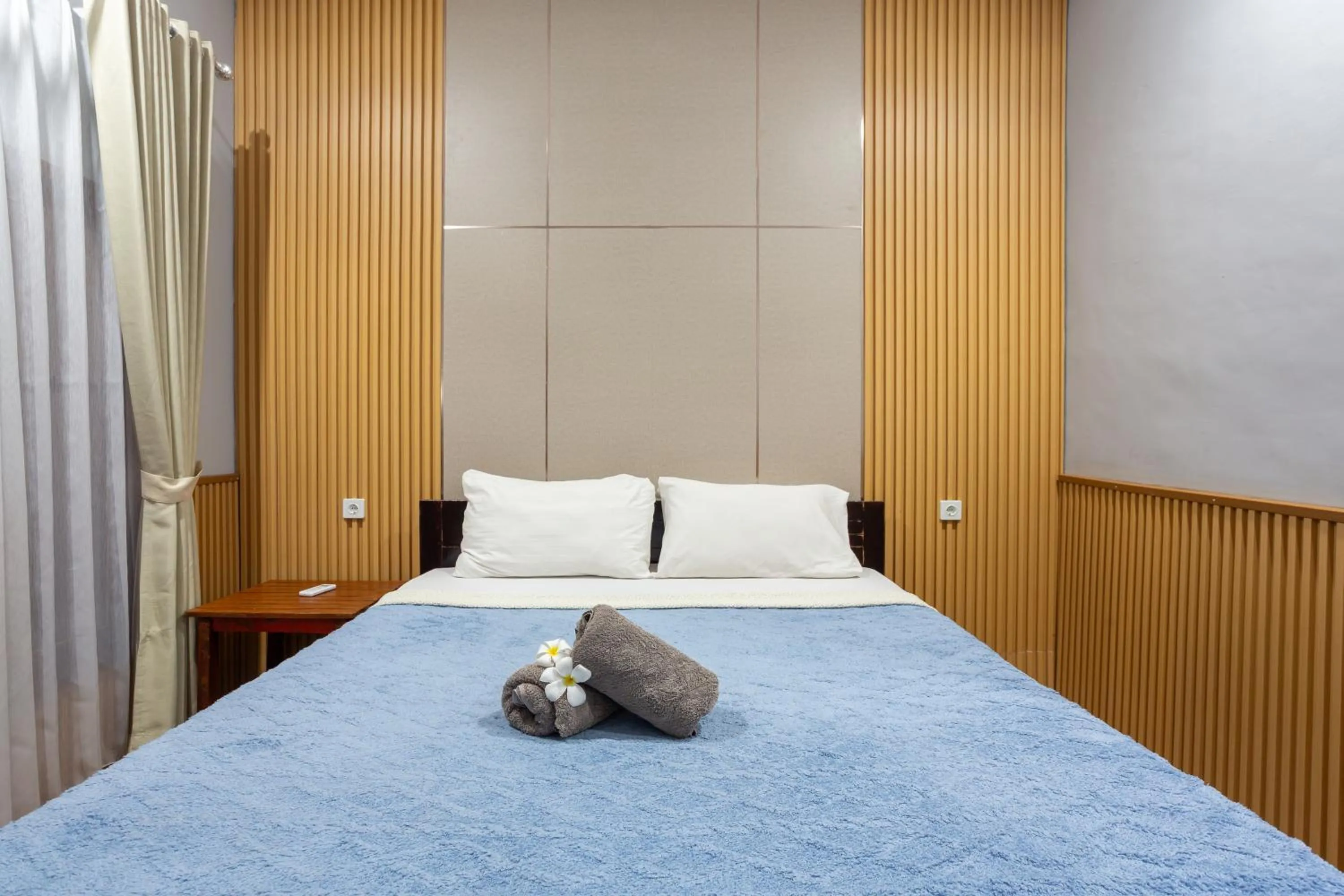 Bed in Creative Trawangan Stay