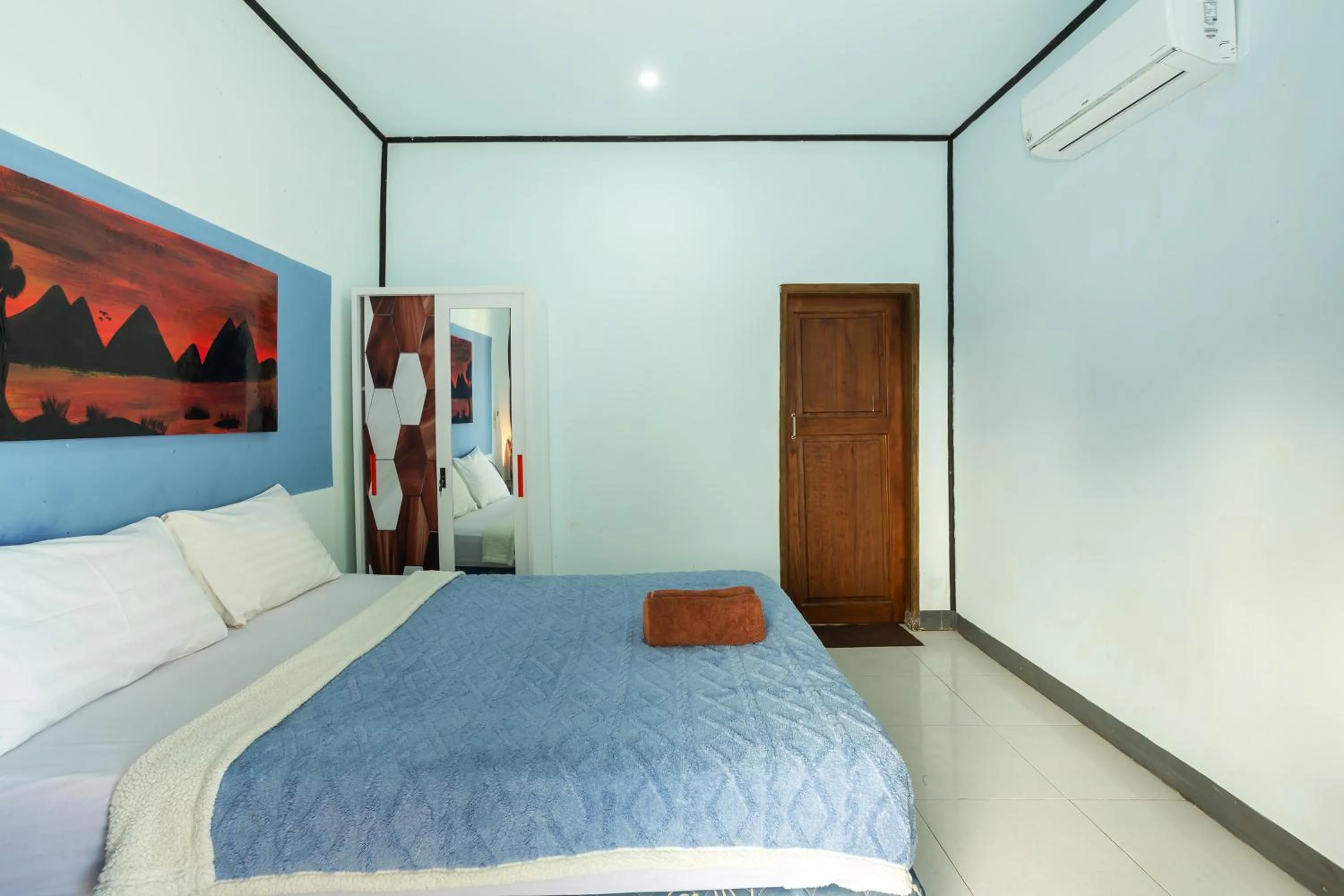 Bedroom, Bed in Creative Trawangan Stay