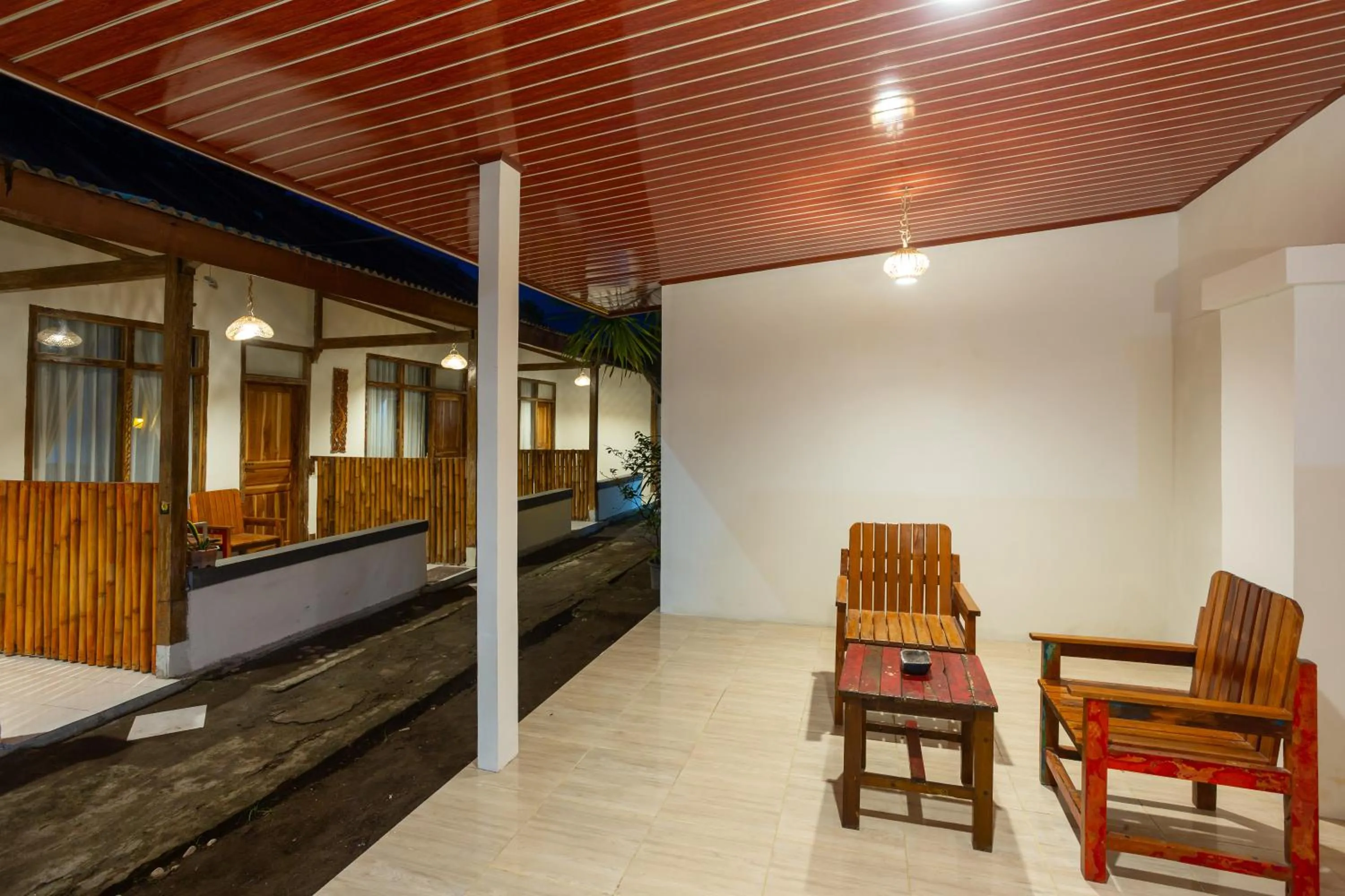 Lobby or reception in Creative Trawangan Stay