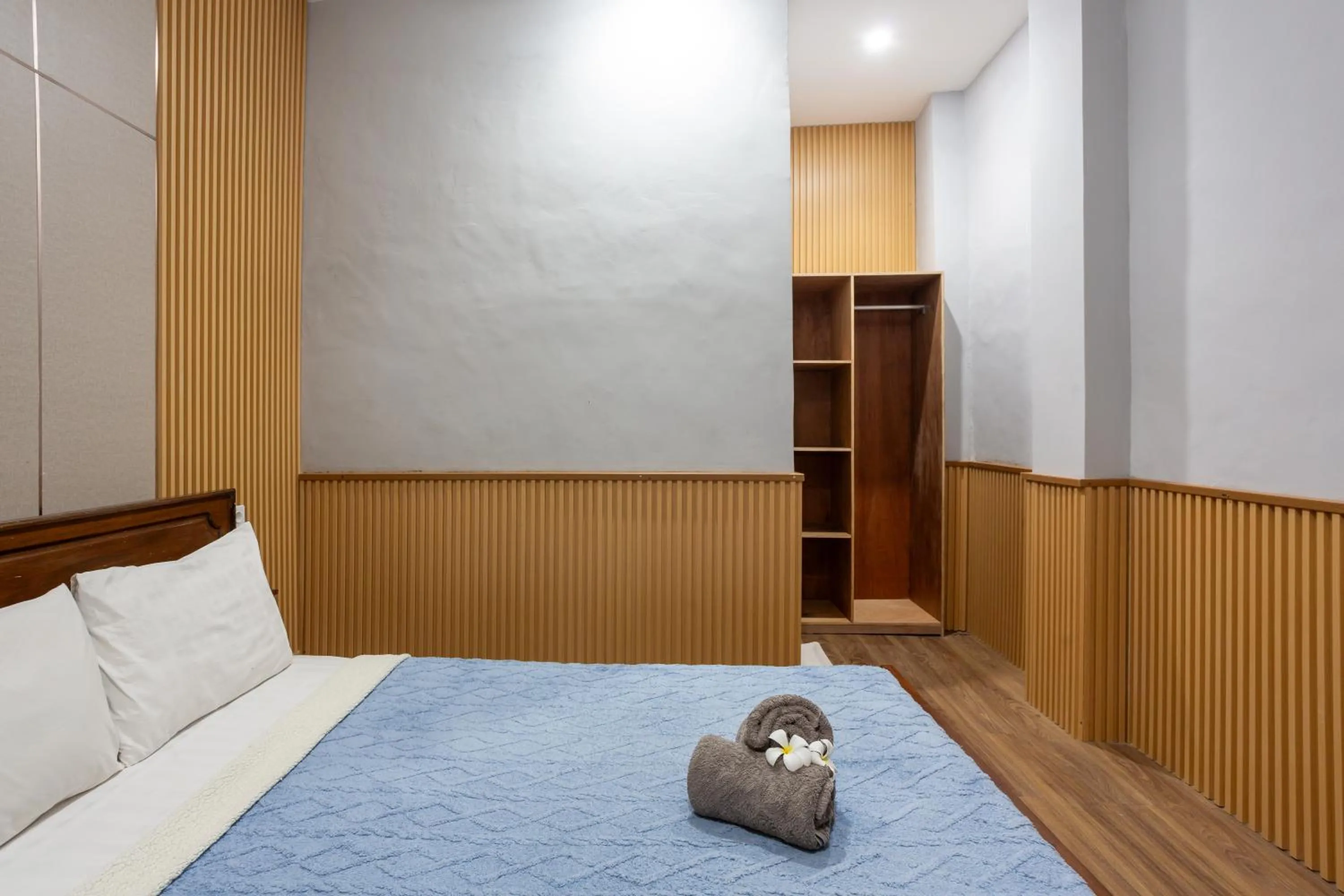 Bedroom, Bed in Creative Trawangan Stay