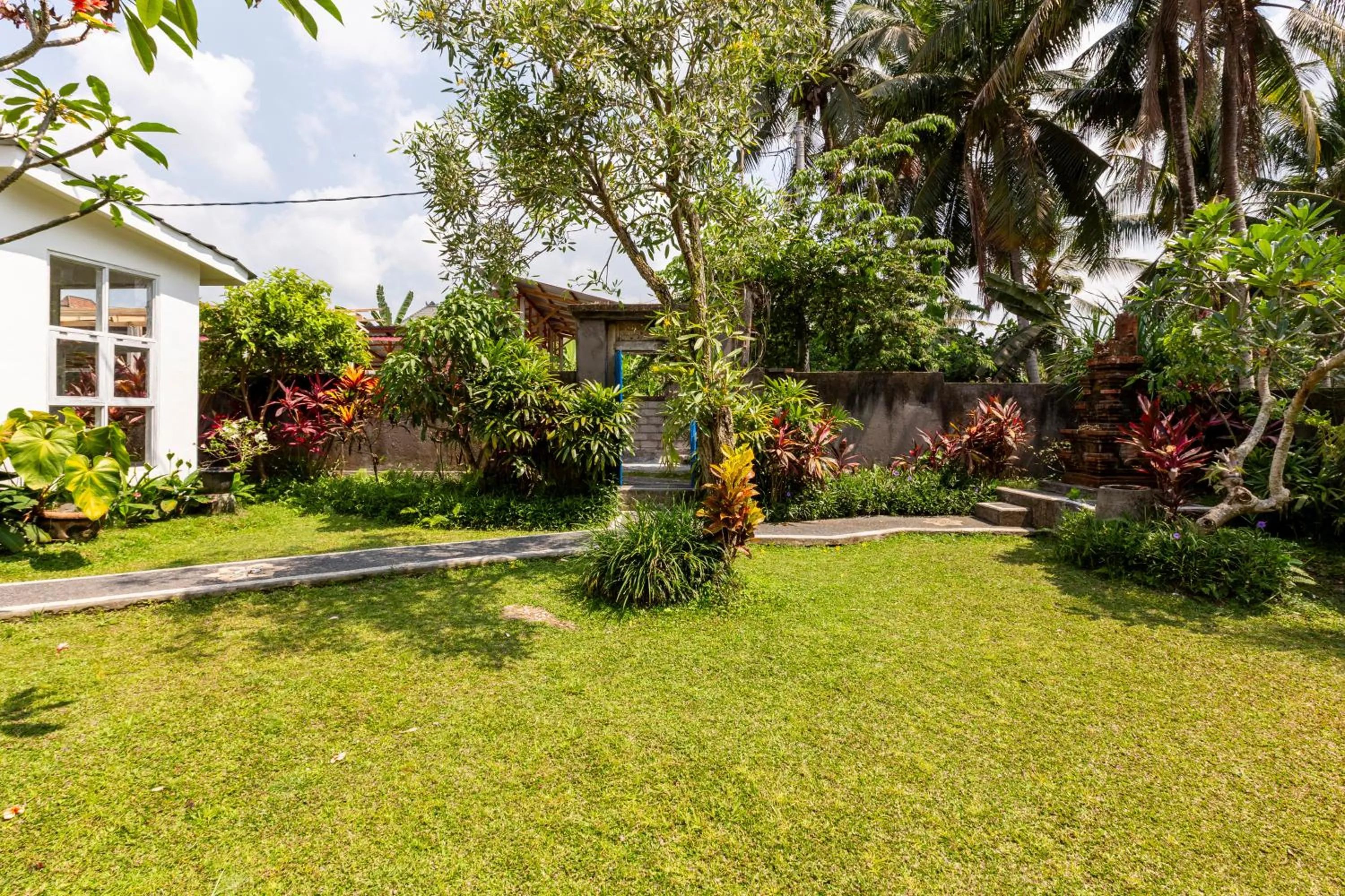 Garden, Property Building in Villa Sonia Bisma