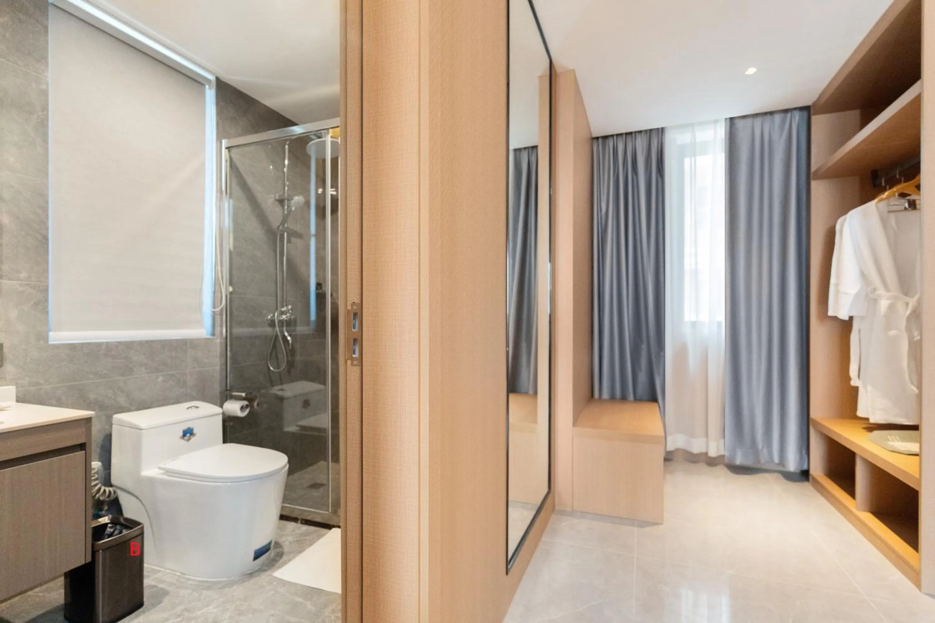 Bathroom in JD POLMAN Hotel