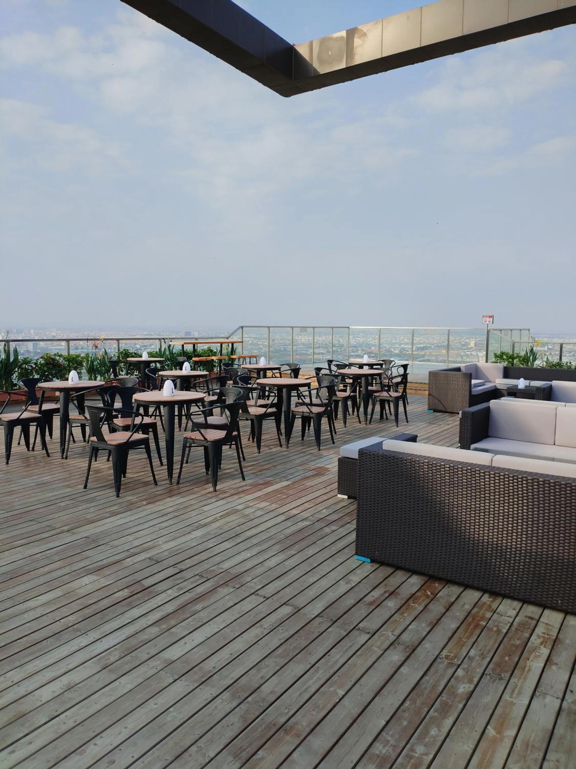 Property building in JD POLMAN Hotel