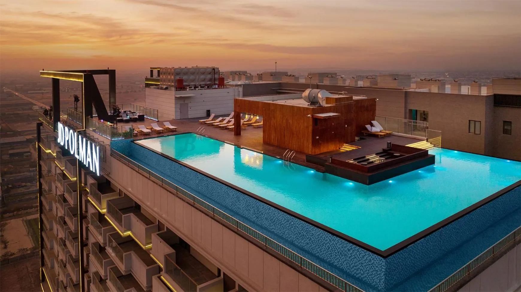 Swimming pool in JD POLMAN Hotel