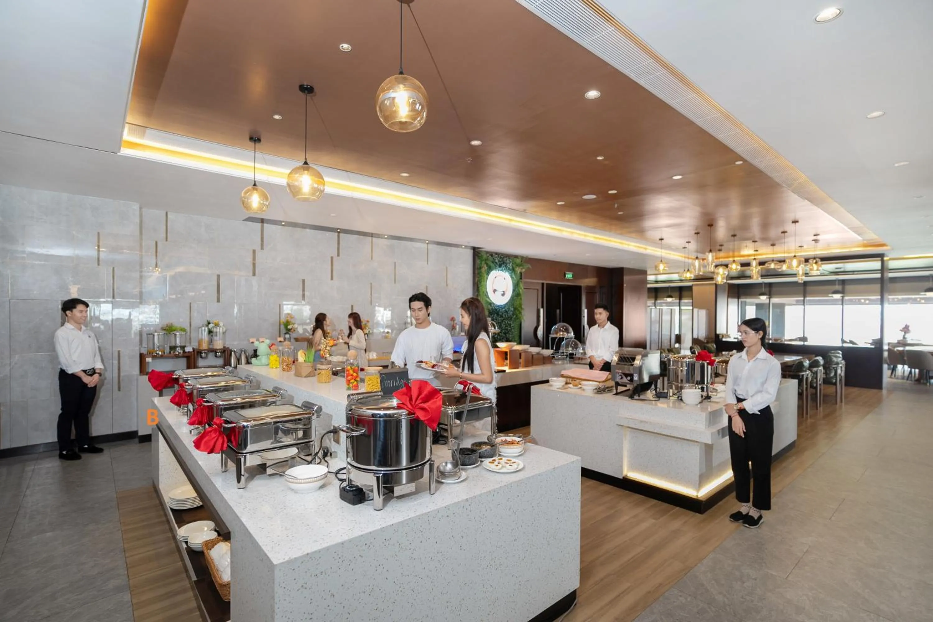 Restaurant/places to eat in JD POLMAN Hotel