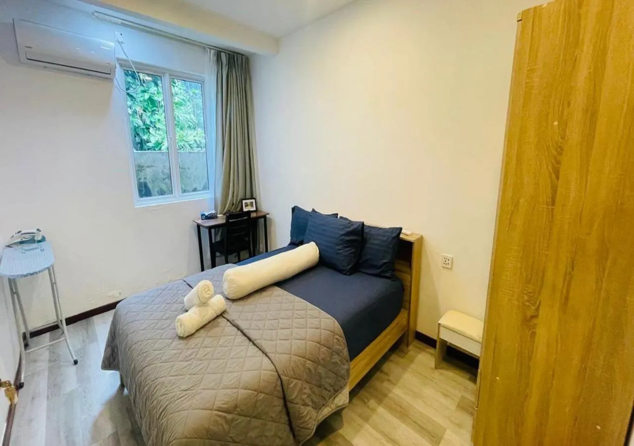 Bedroom, Bed in Surf Trip Maldives