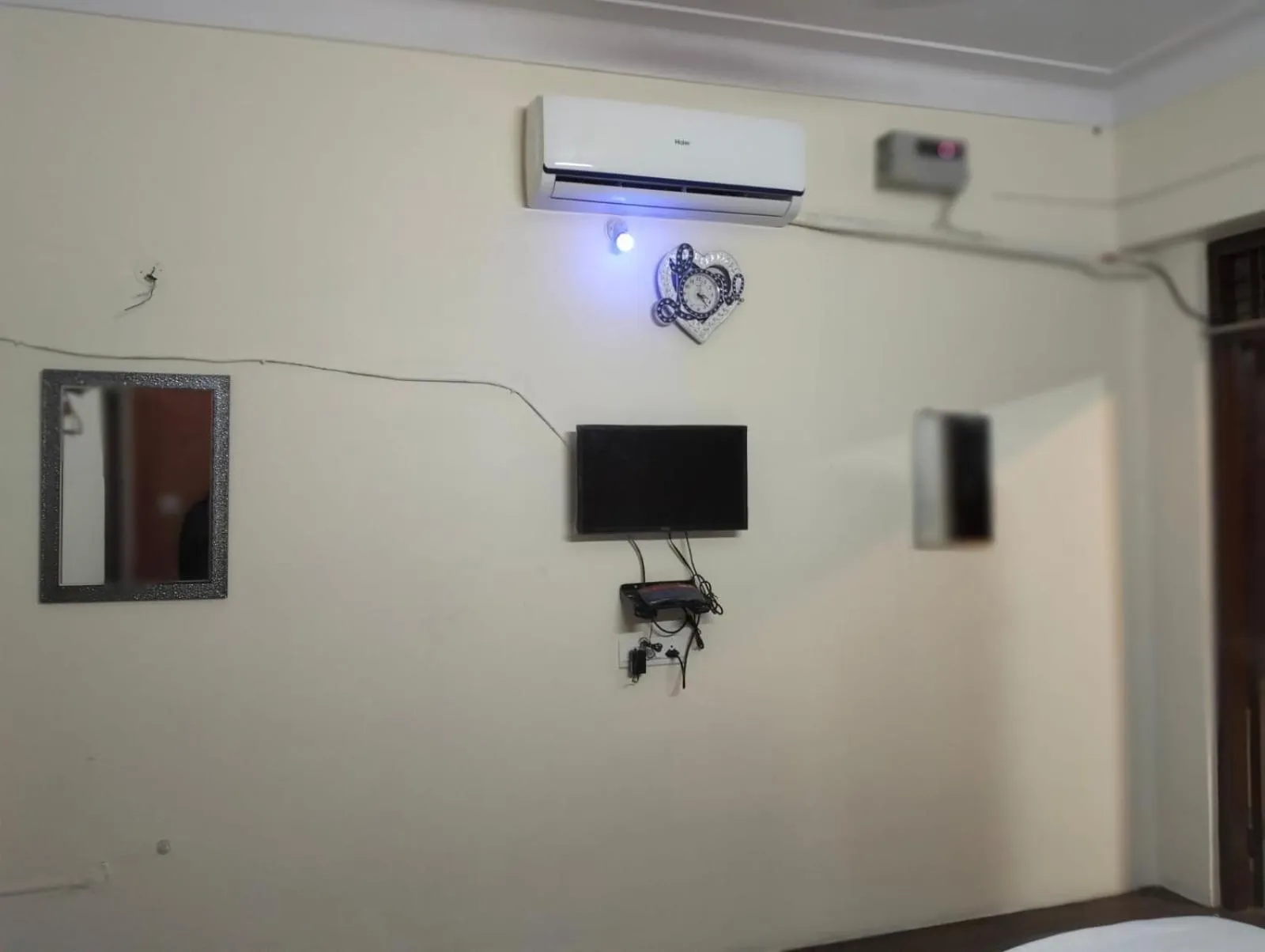 TV and multimedia in Sharma Residency Chennai Egmore