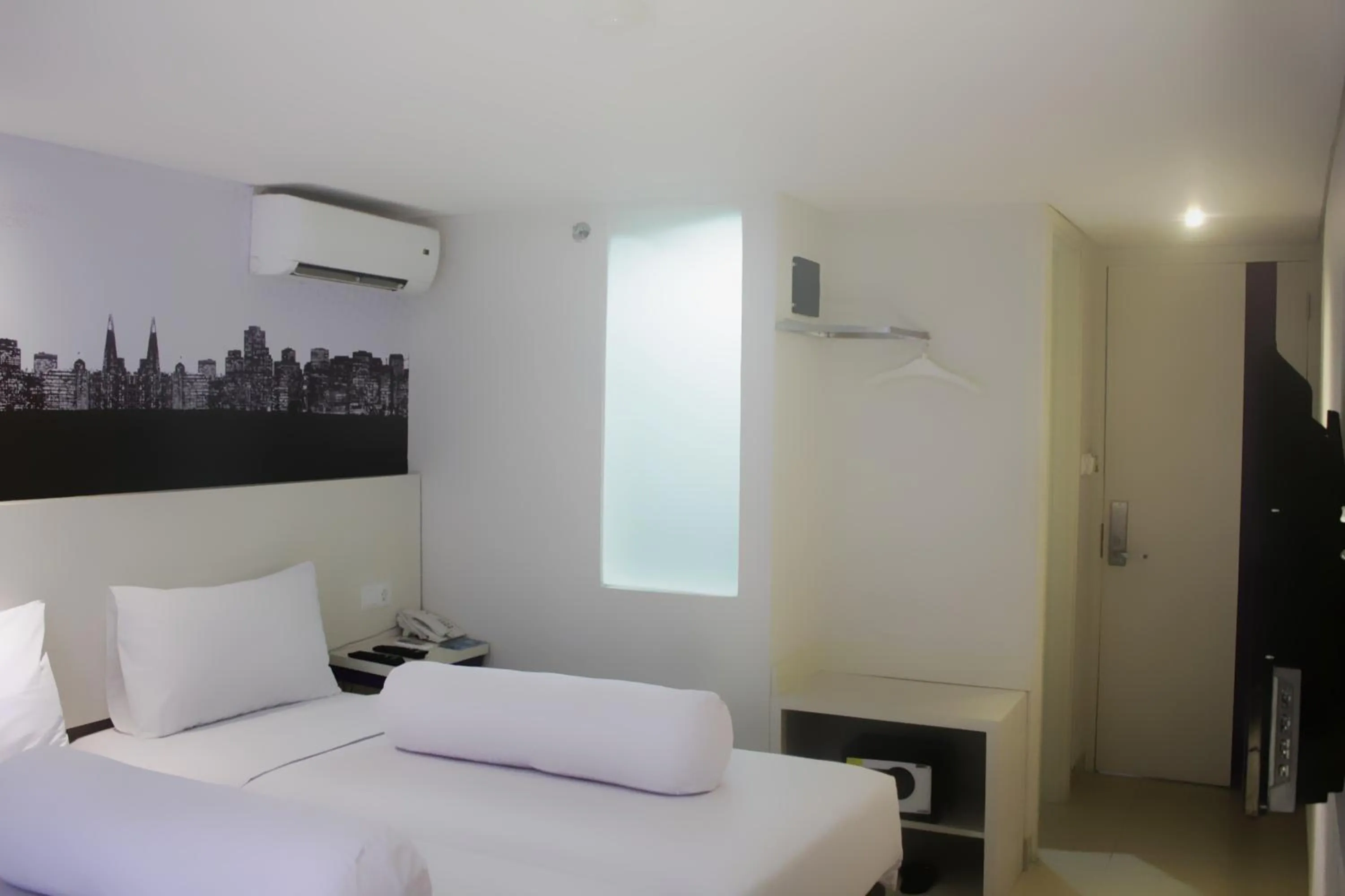 Photo of the whole room, Bed in Vio Veteran