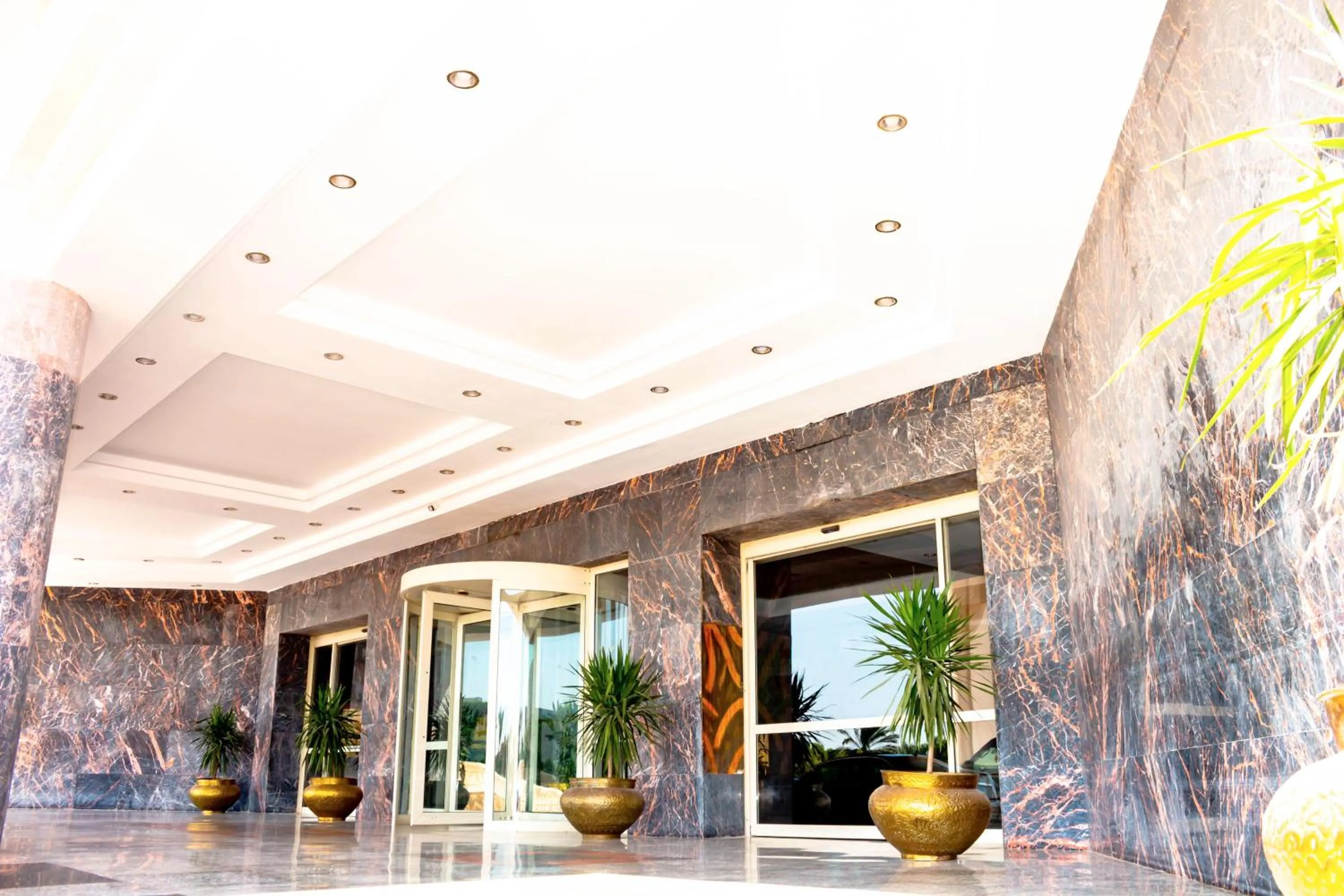 Facade/entrance in White Valley Palace