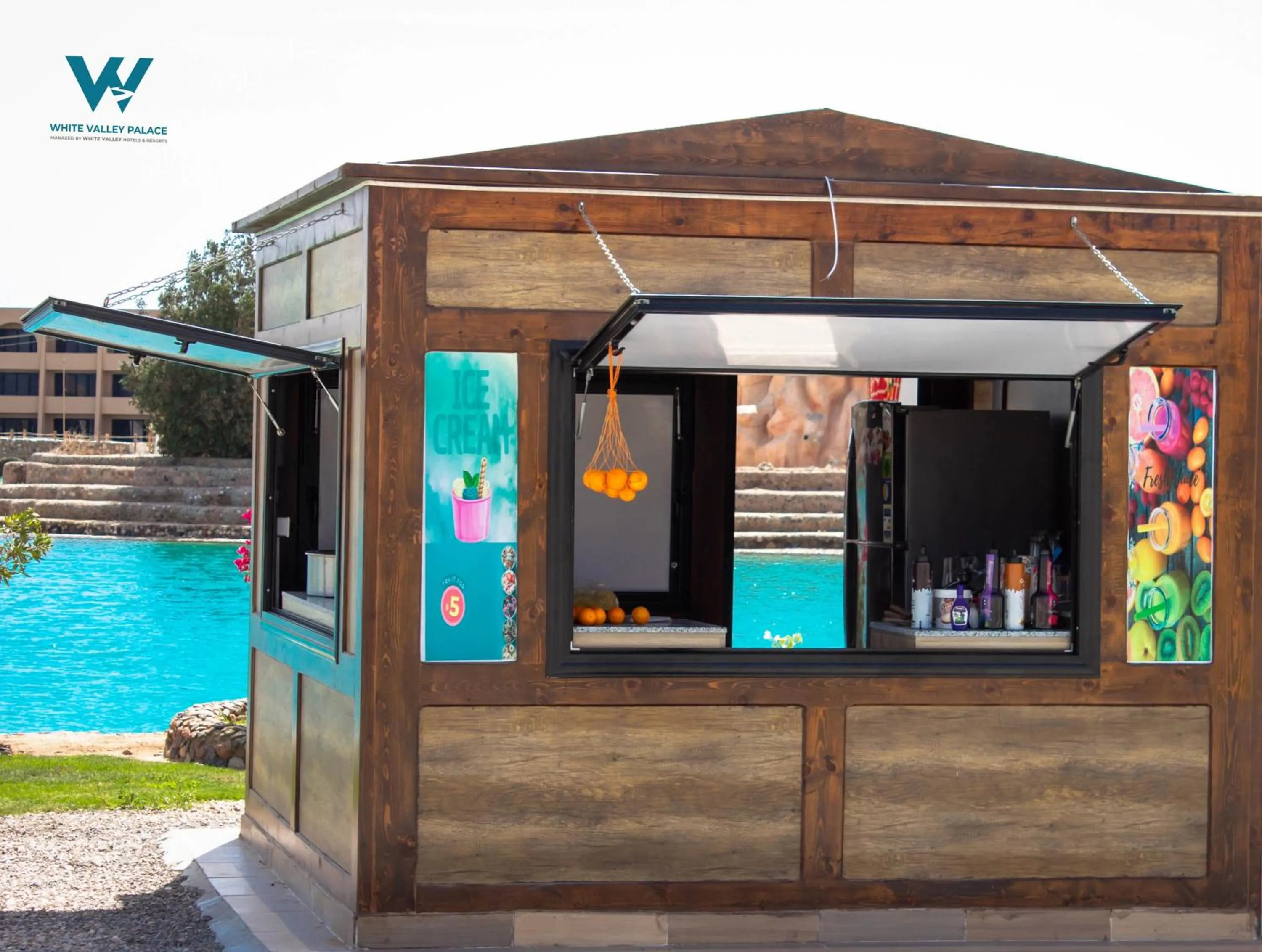 Drinks in White Valley Palace