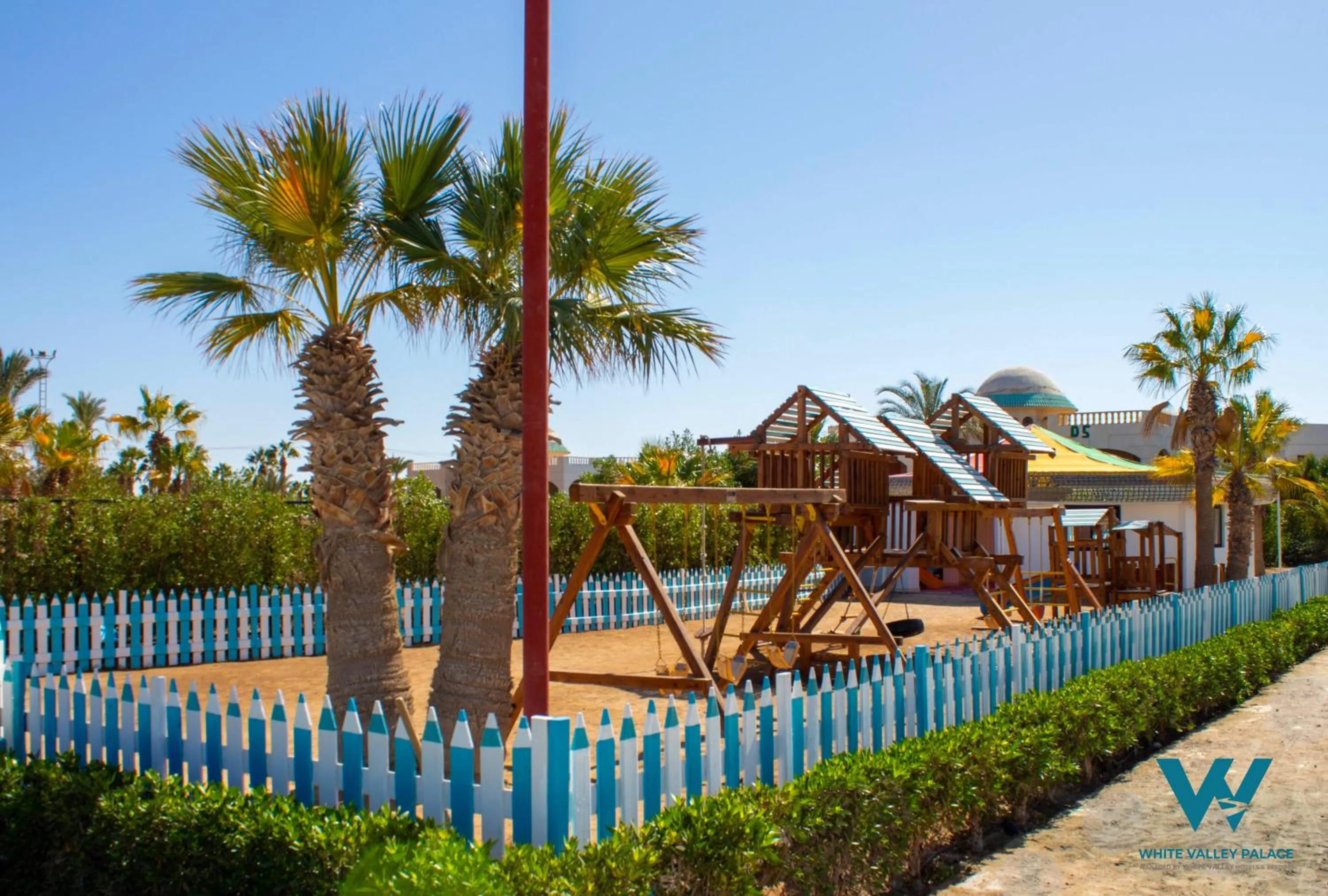 Garden in White Valley Palace