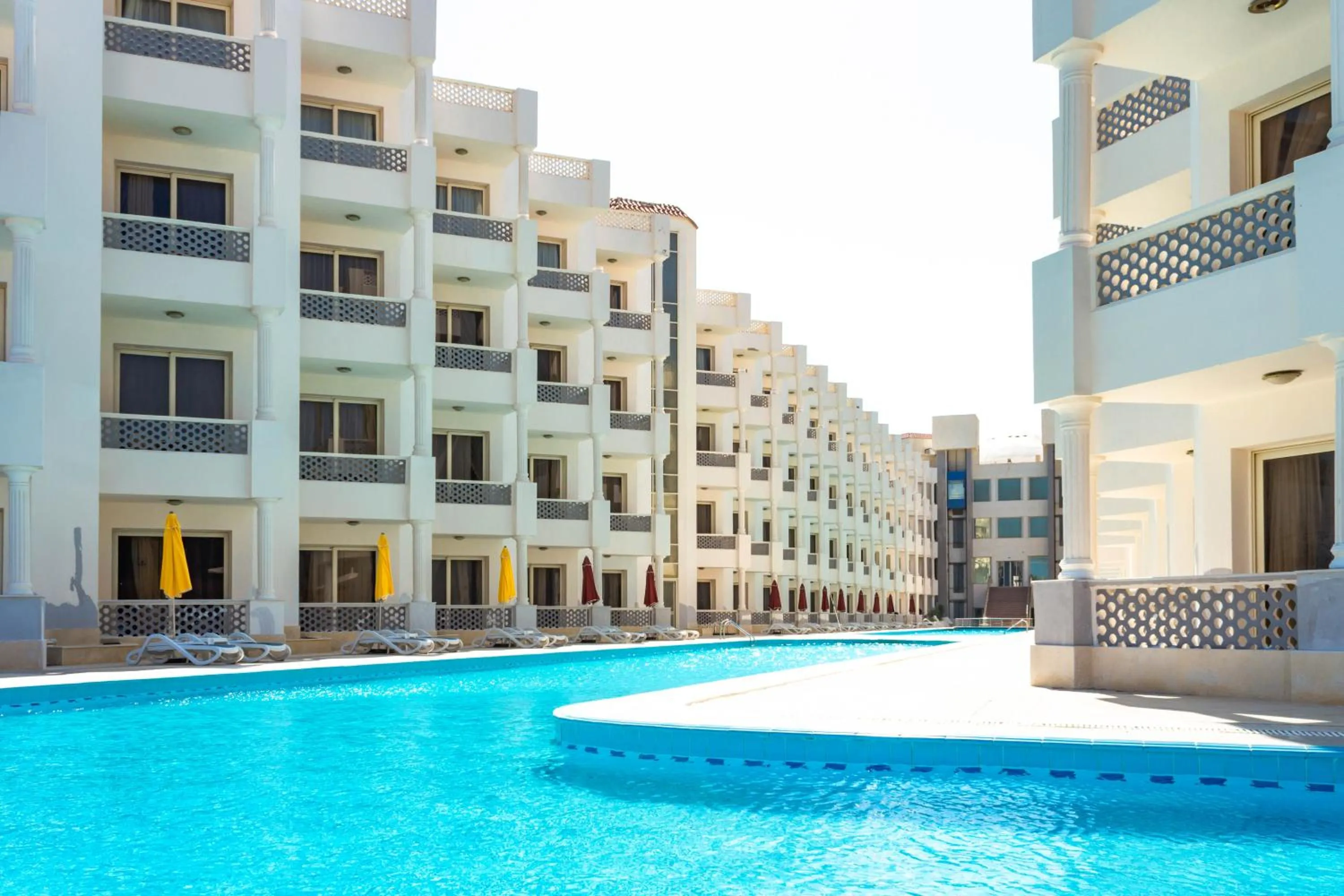 Pool view in White Valley Palace