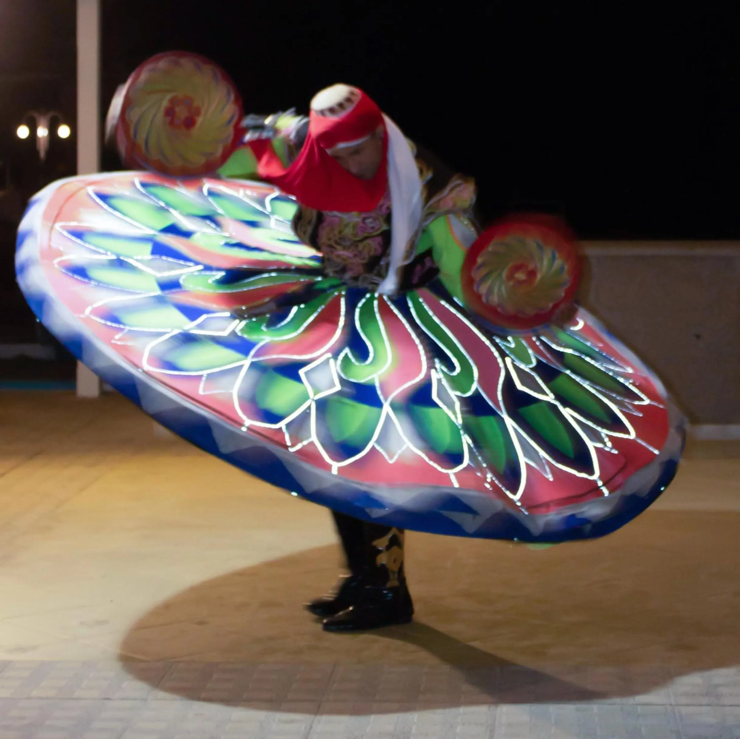 Evening entertainment in White Valley Palace