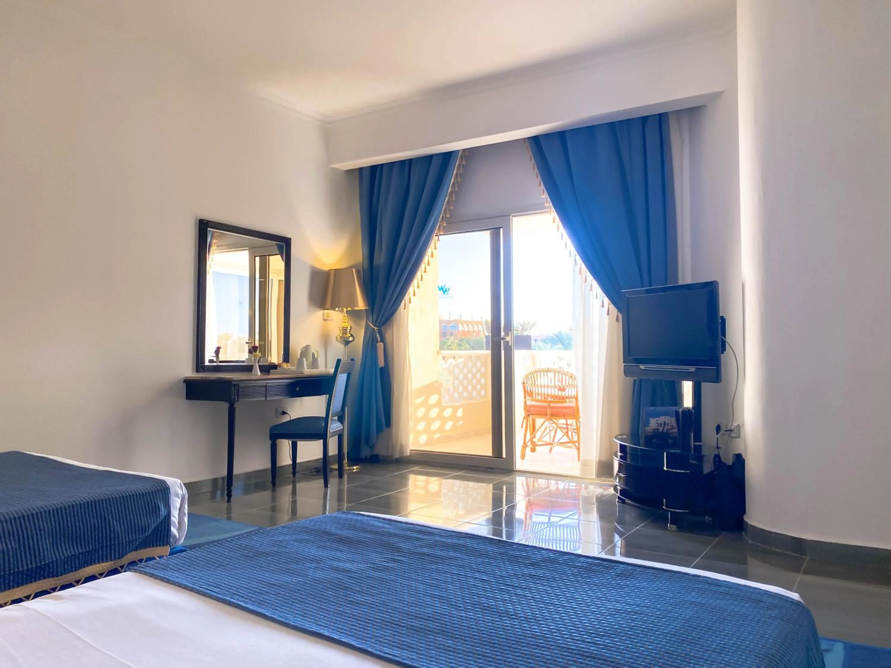 Guests in White Valley Palace