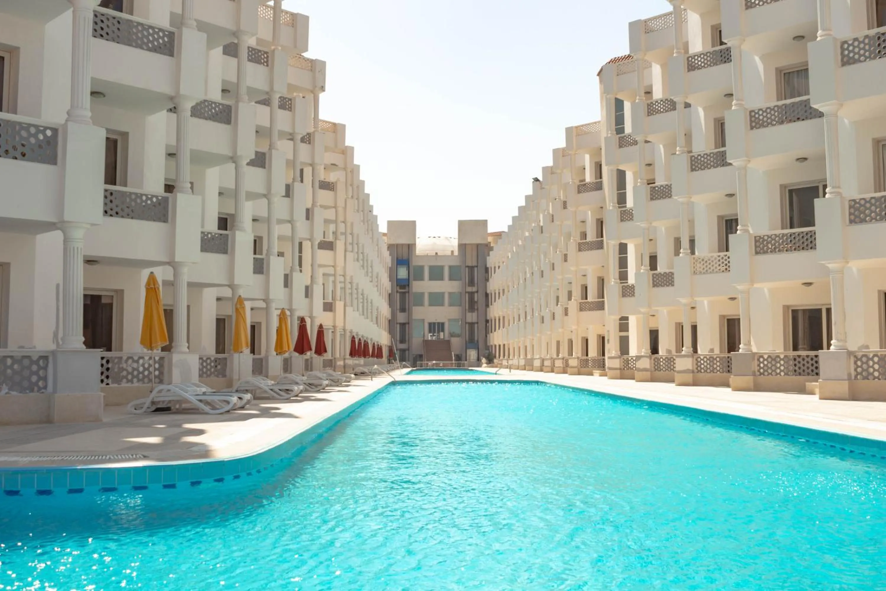 Pool view in White Valley Palace