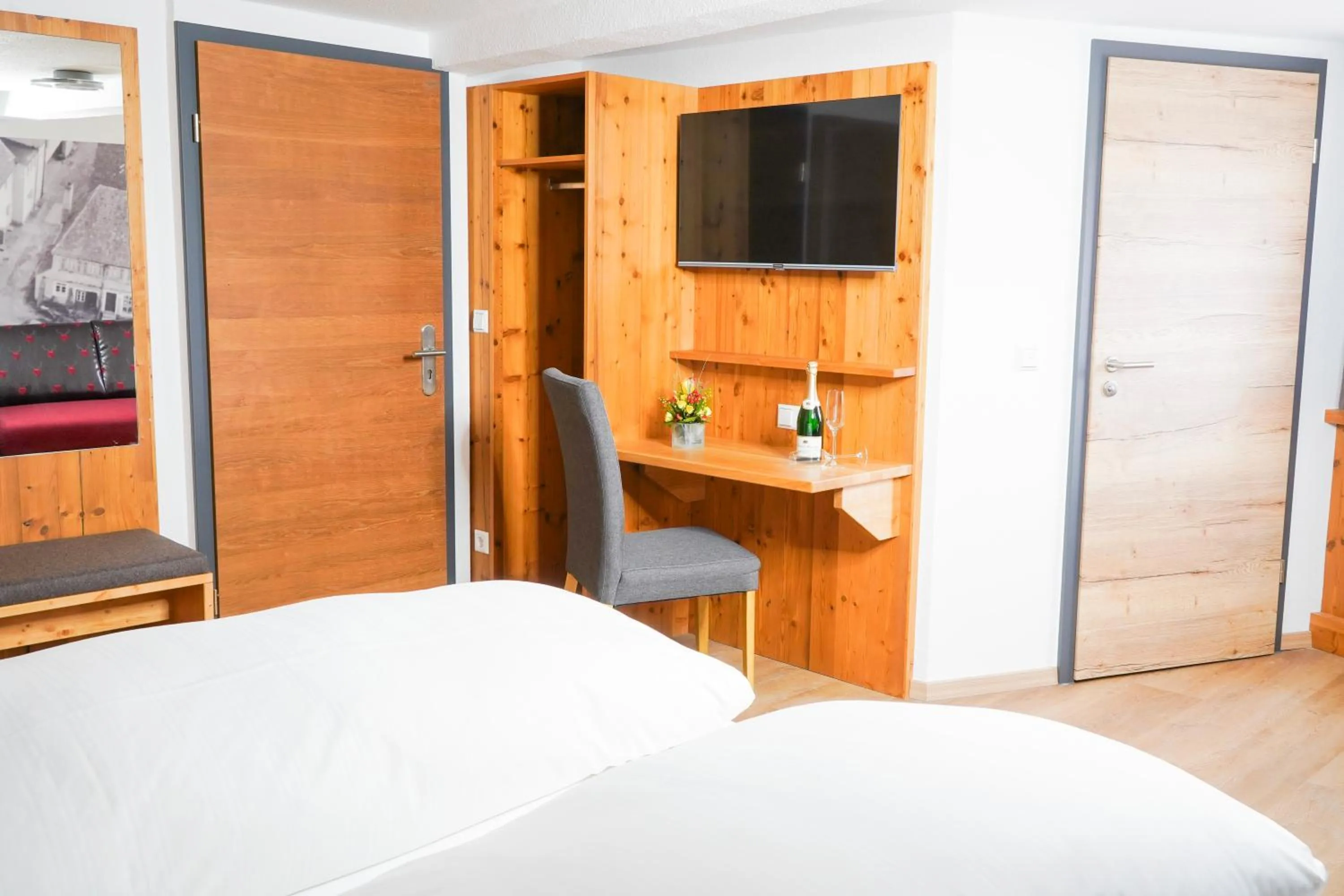 TV and multimedia, Bed in Gasthof Zur Seku