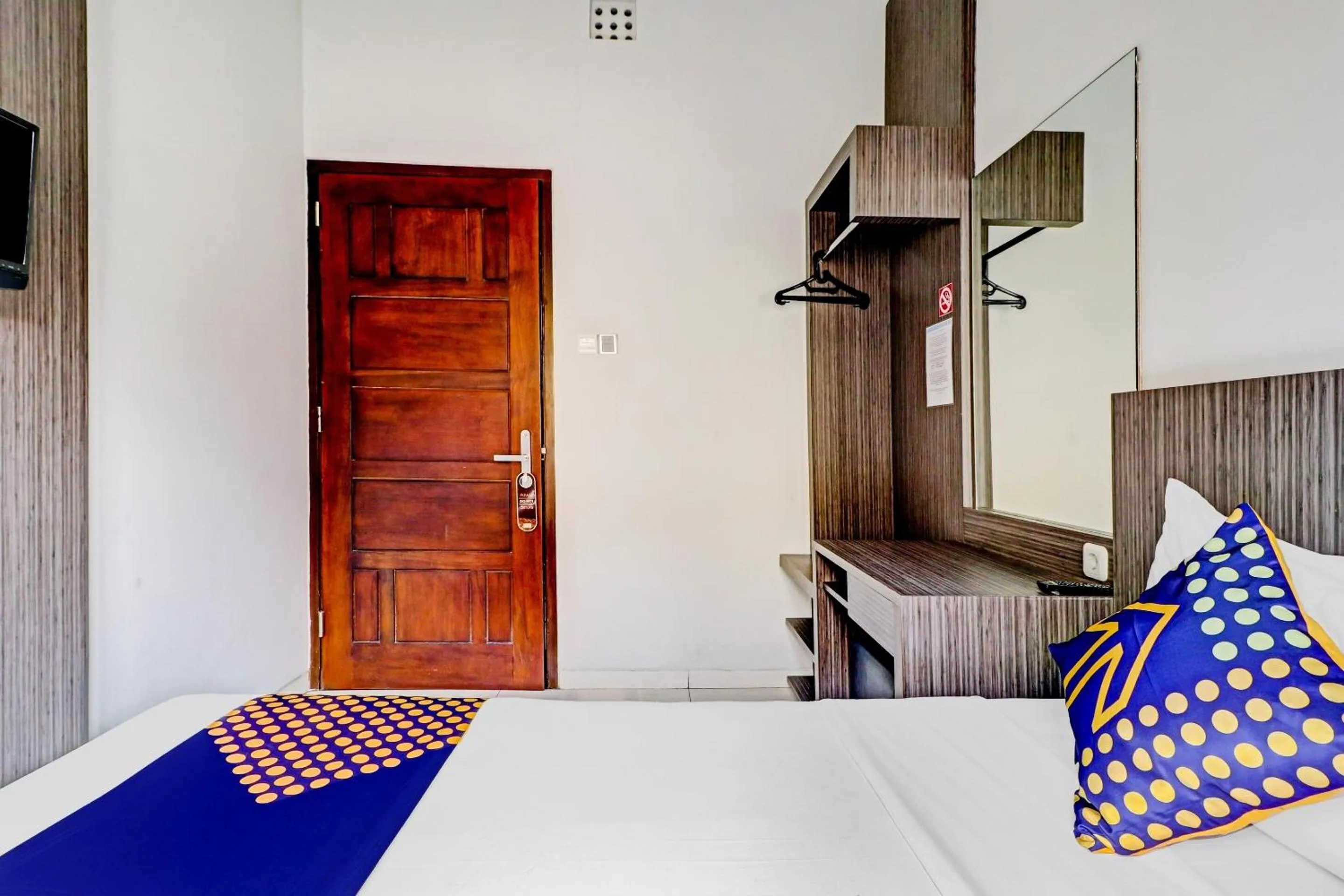 Bedroom, Bed in Hotel O Cihampelas Near Ciwalk Formerly D'River Guest House