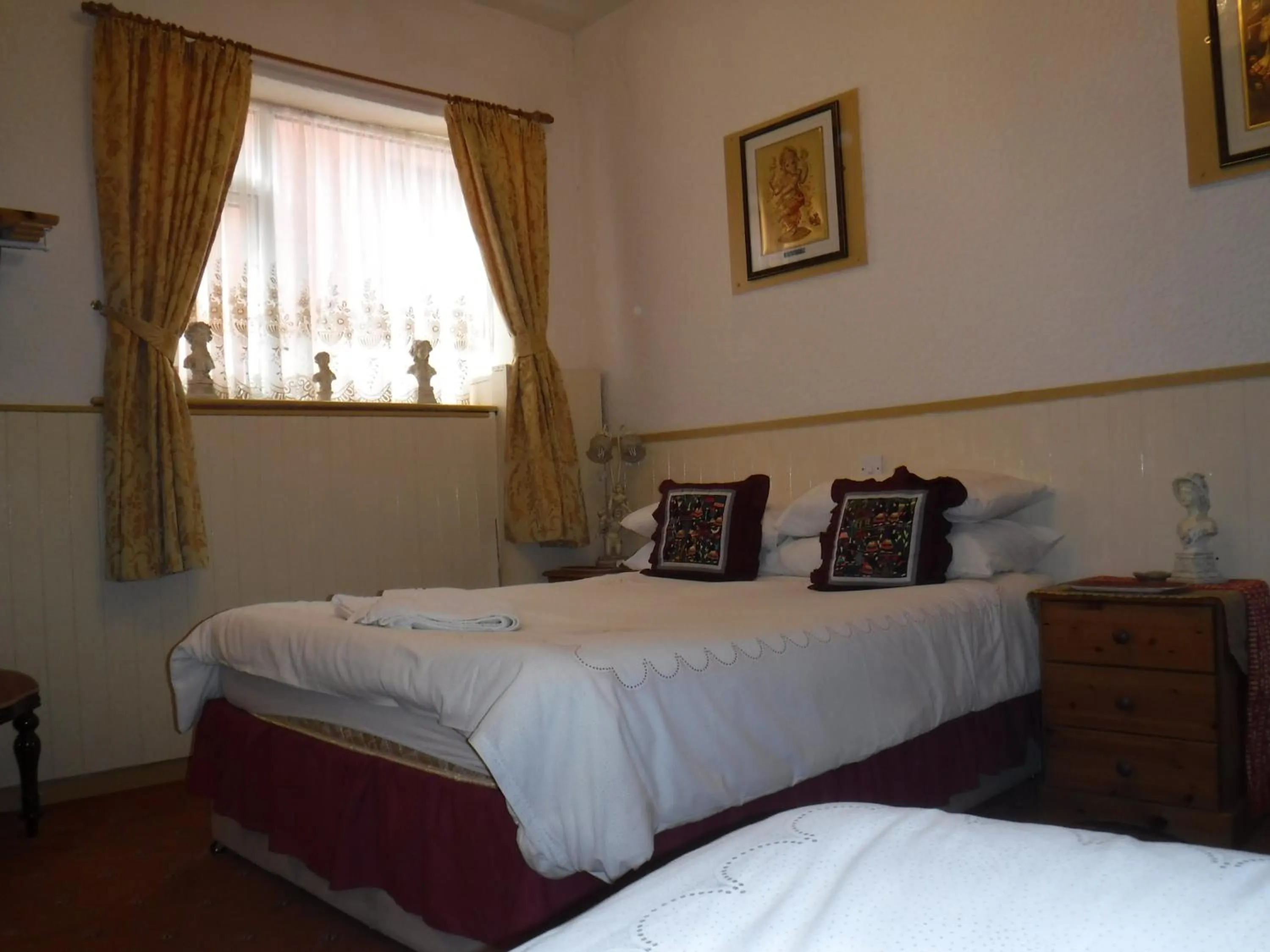 Bedroom in Camelot Hotel - Couples Only