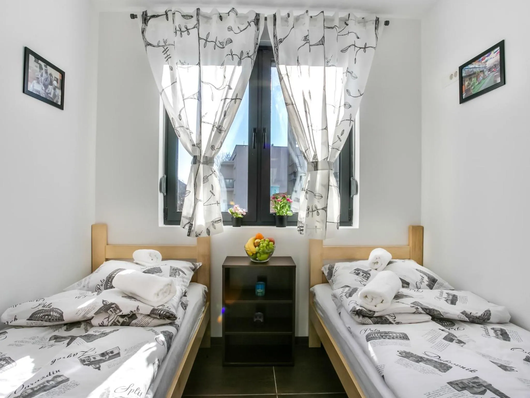 Photo of the whole room, Bed in Hostel Moving