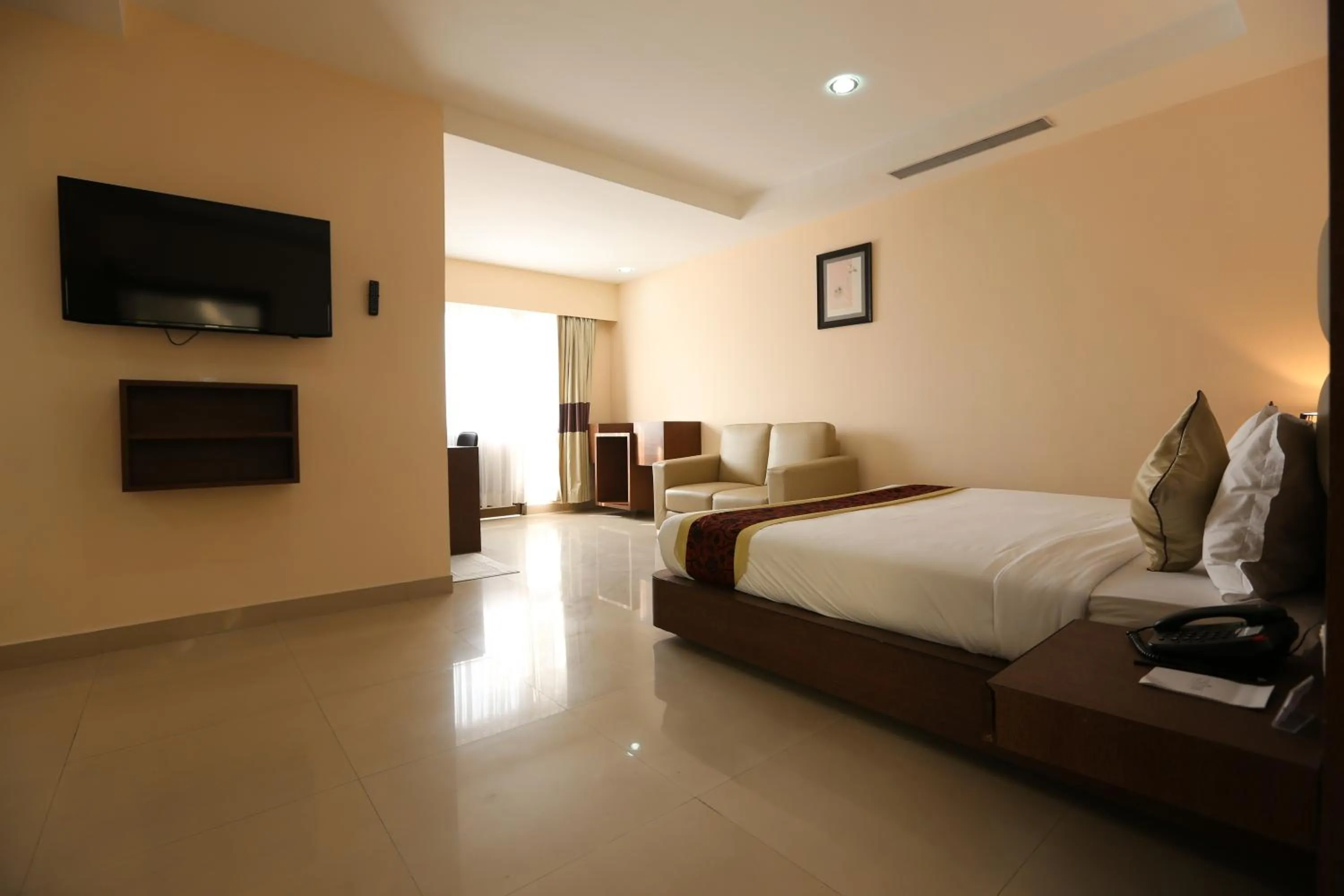 Bedroom, Bed in The Contour Hotel