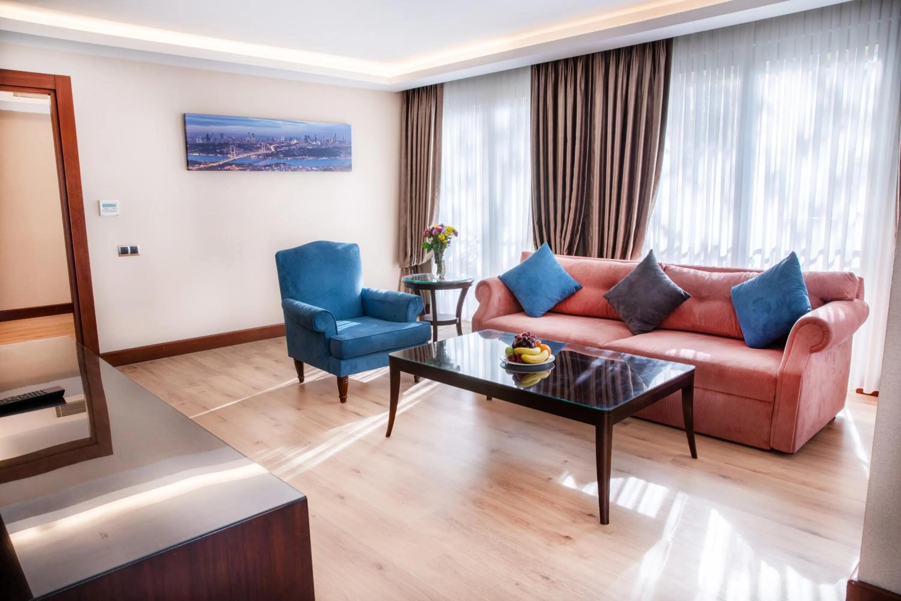 Living room in Grand Aras Hotel & Suites