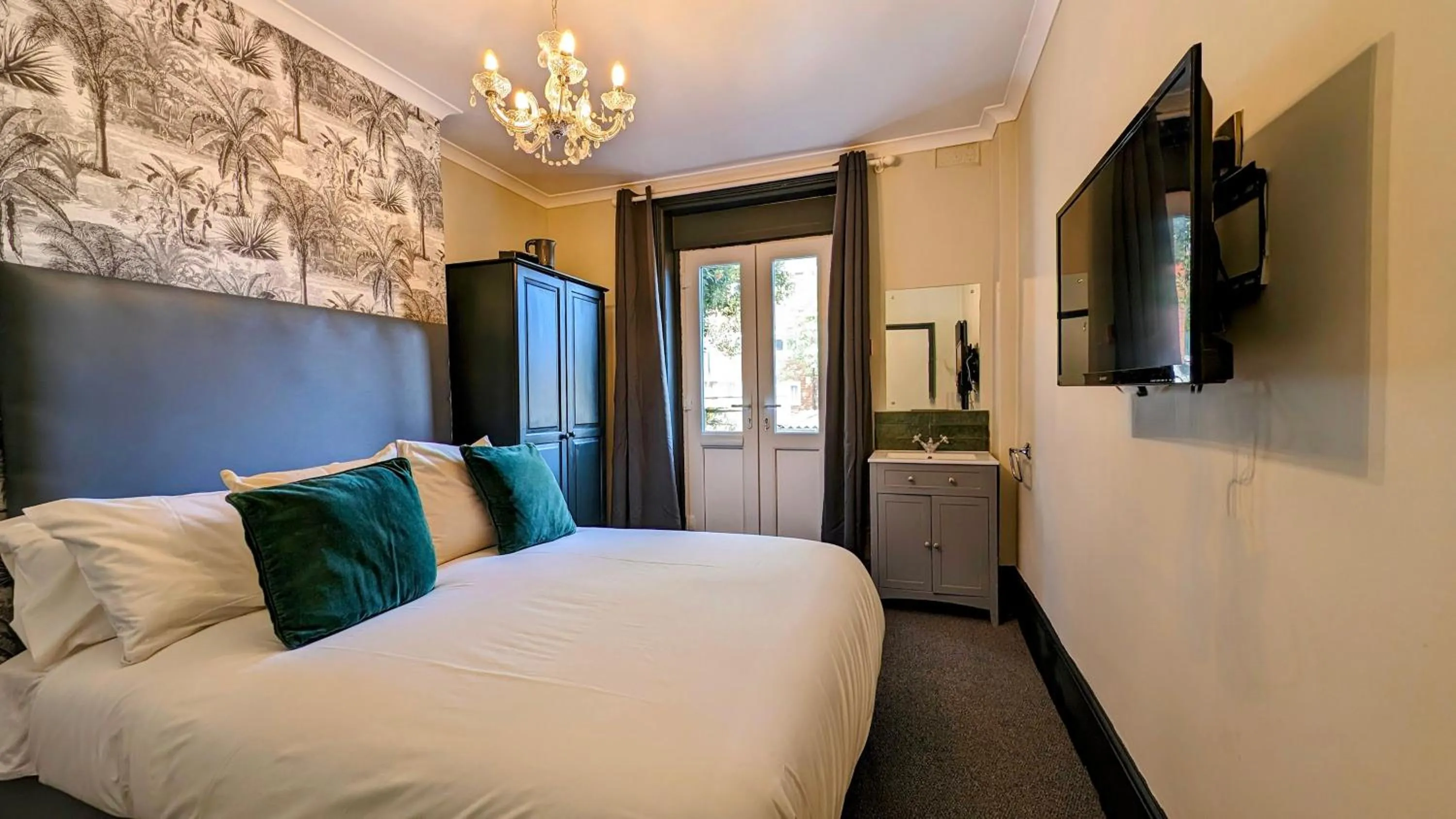 Bed in Westbourne Hotel and Spa