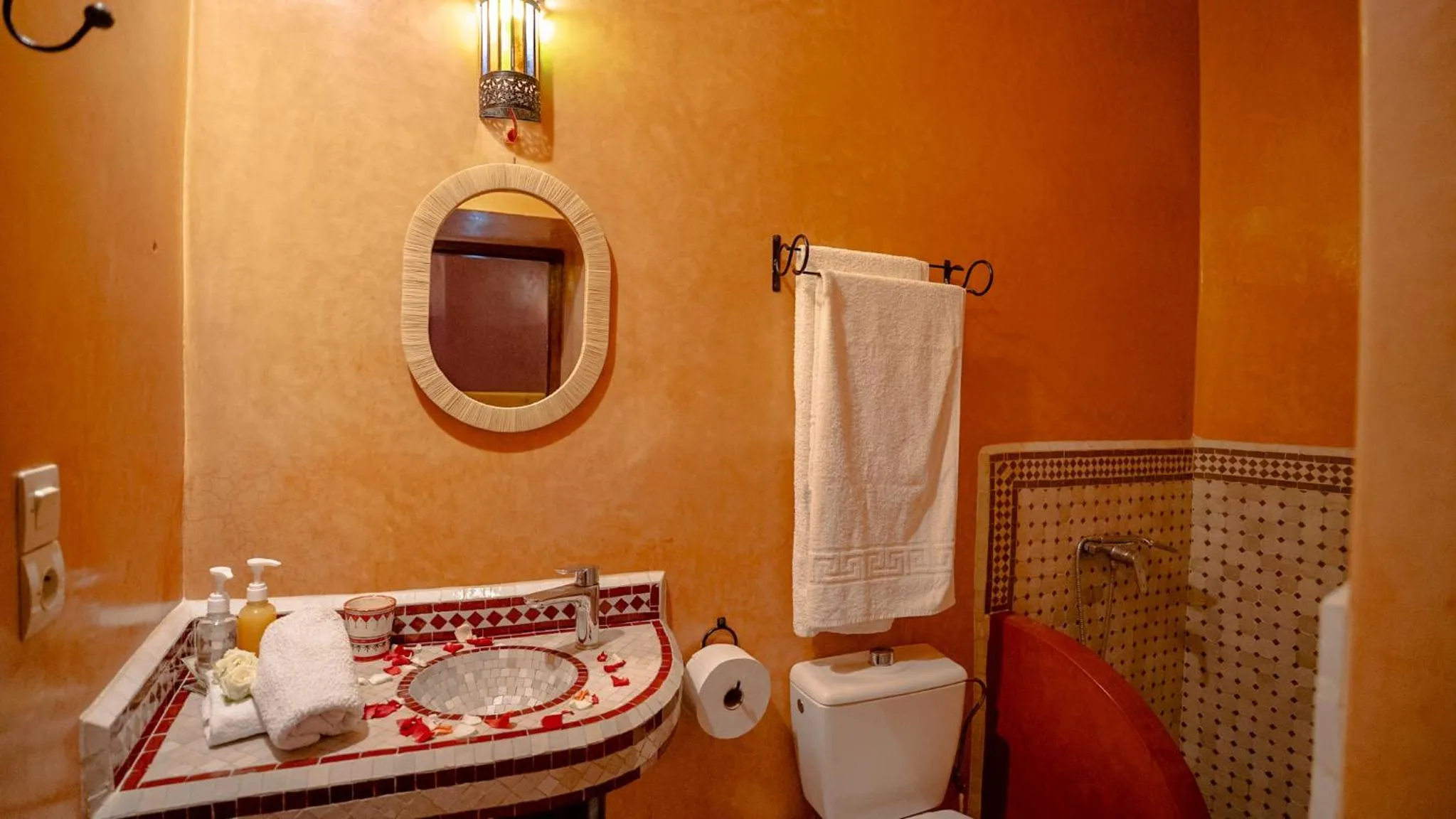 Bathroom, Bed in Riad Hadda