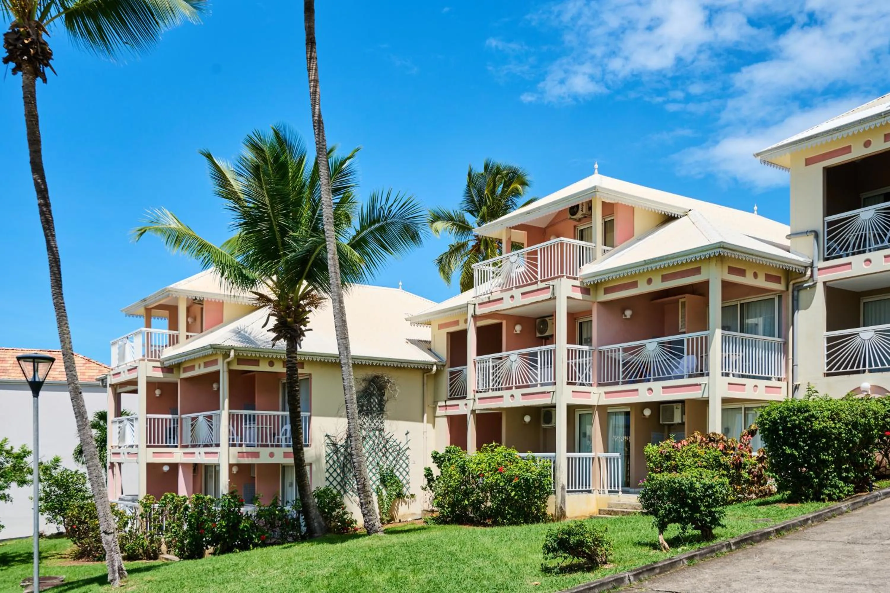 Property building in Diamant Beach