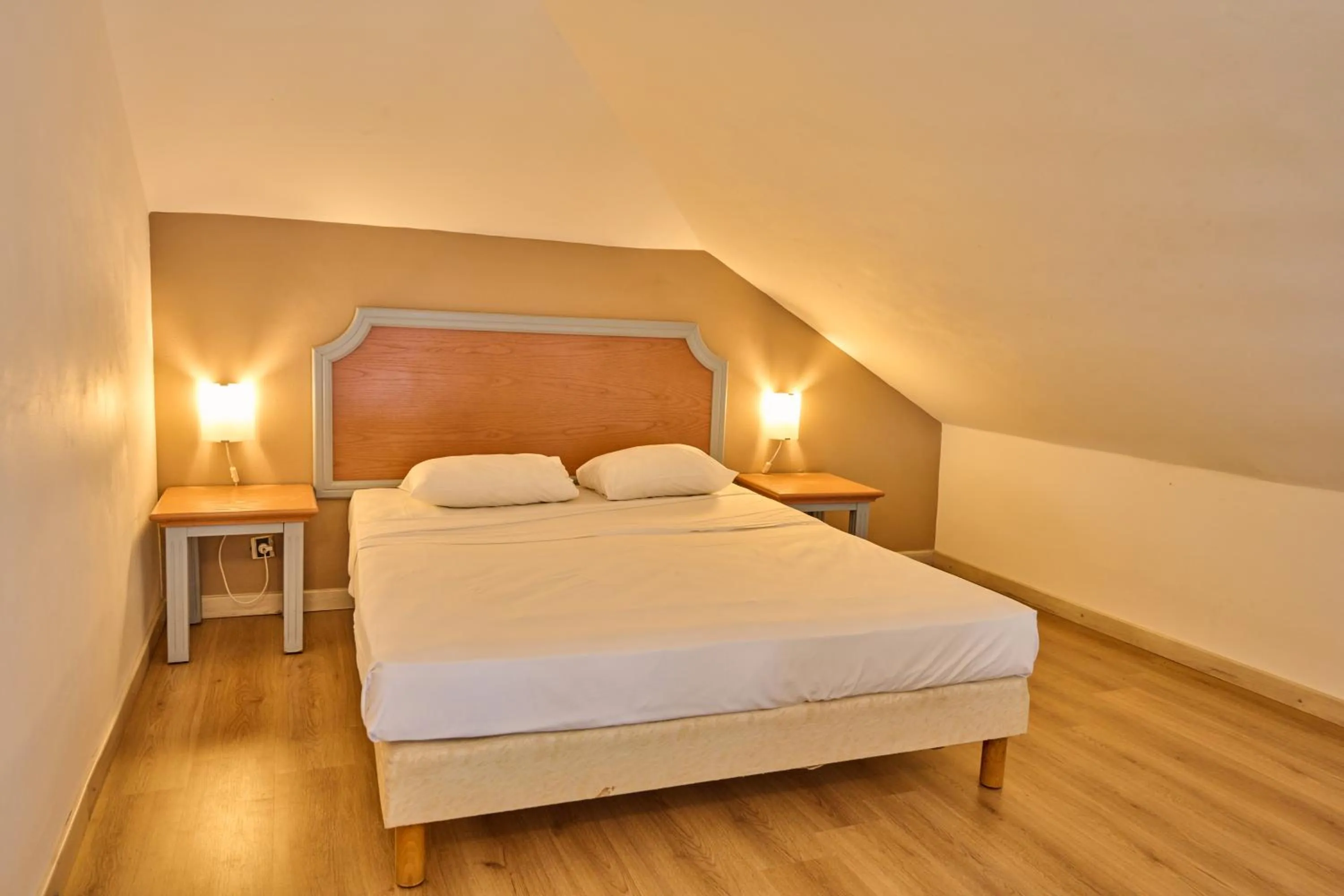 Bed in Diamant Beach